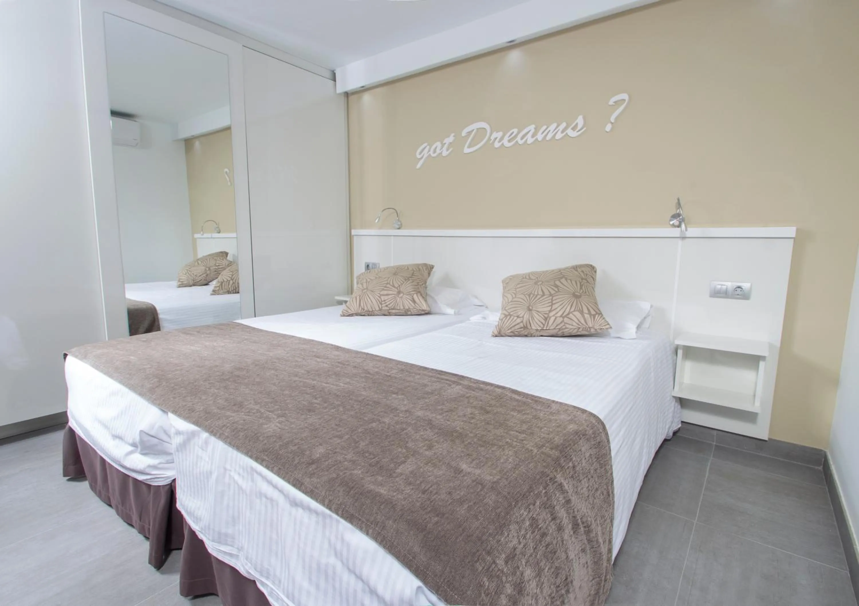 Bedroom, Bed in Turbo Club