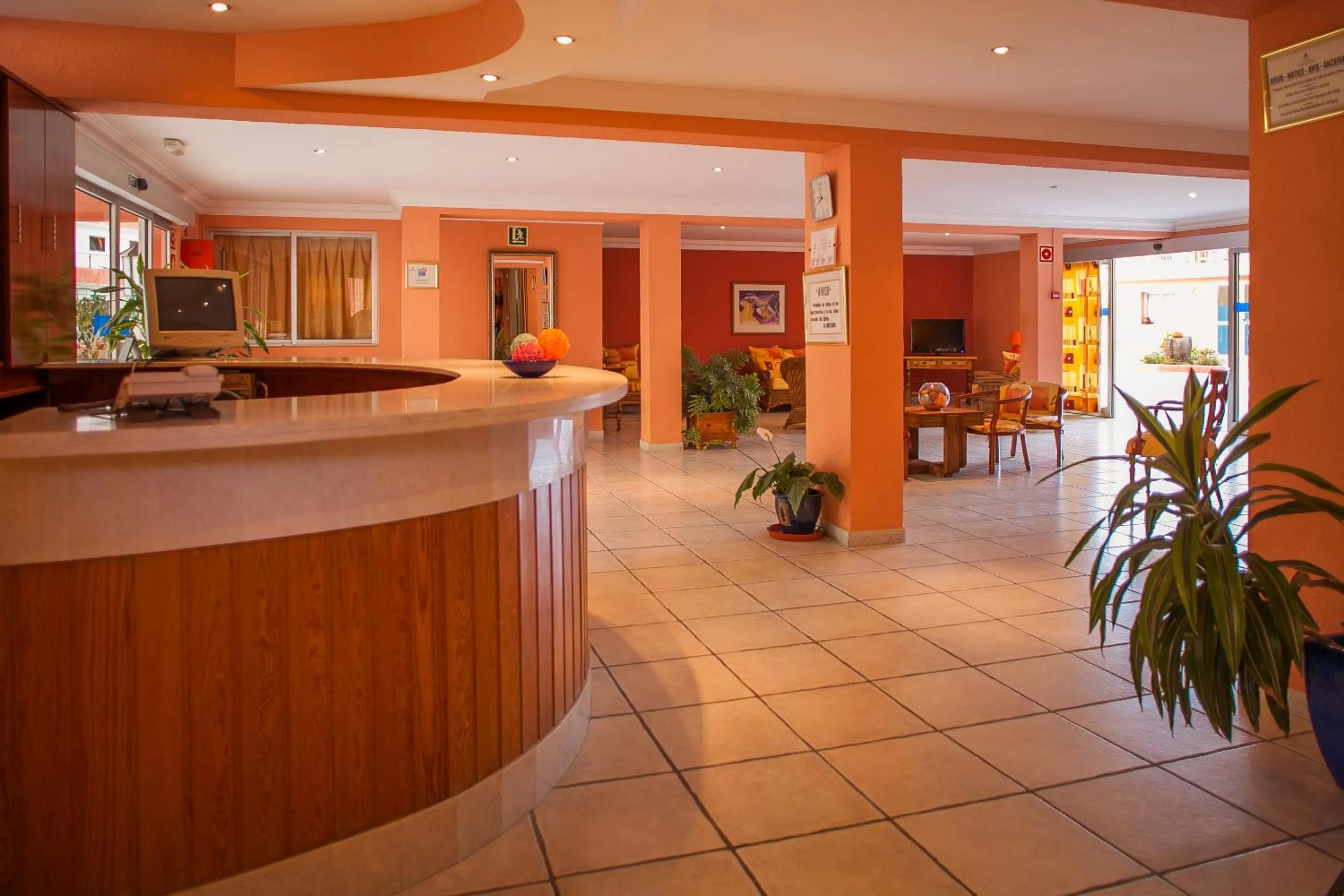 Lobby or reception in Apartamentos Amazonas