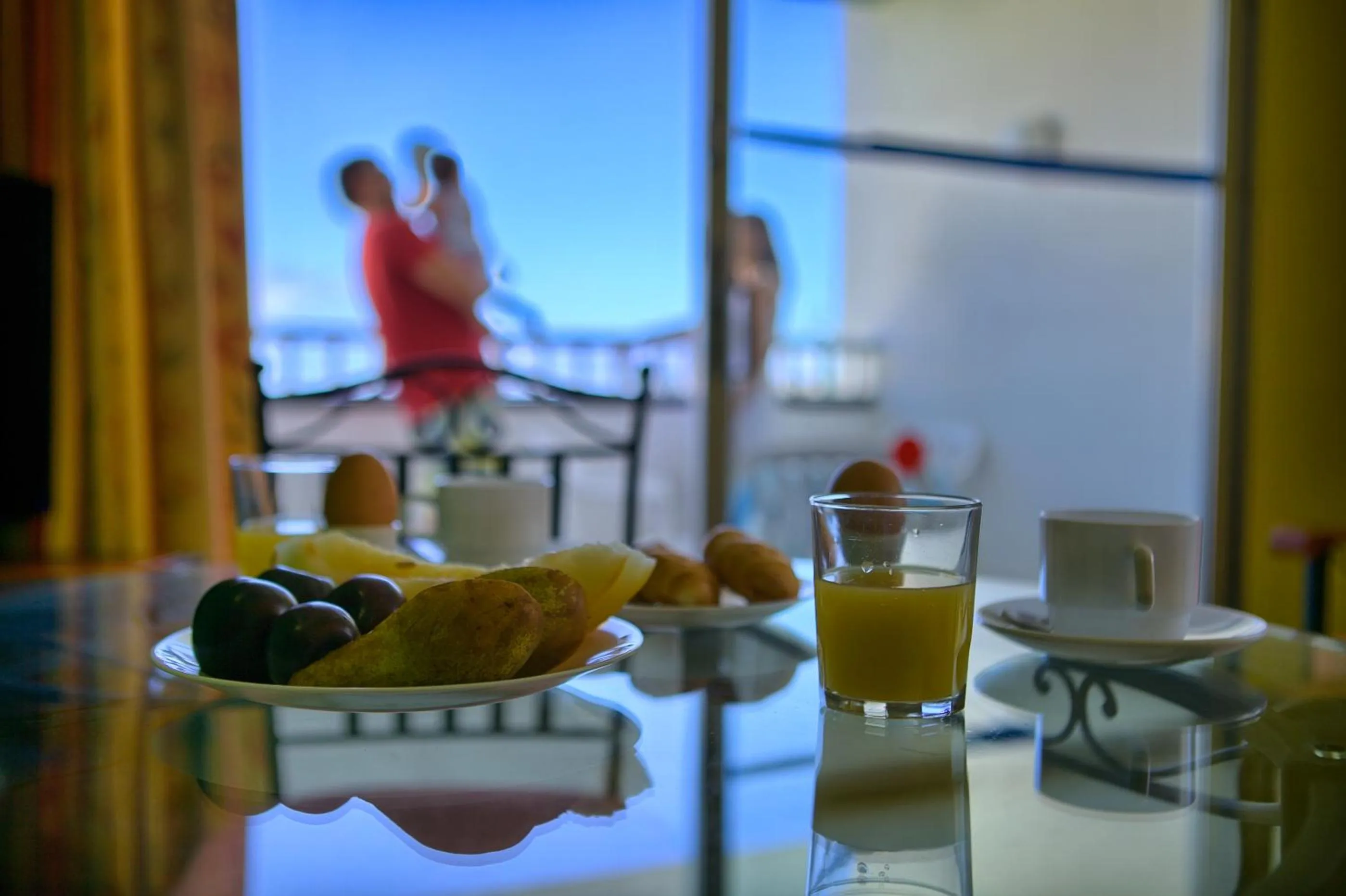 Photo of the whole room in Apartamentos Amazonas