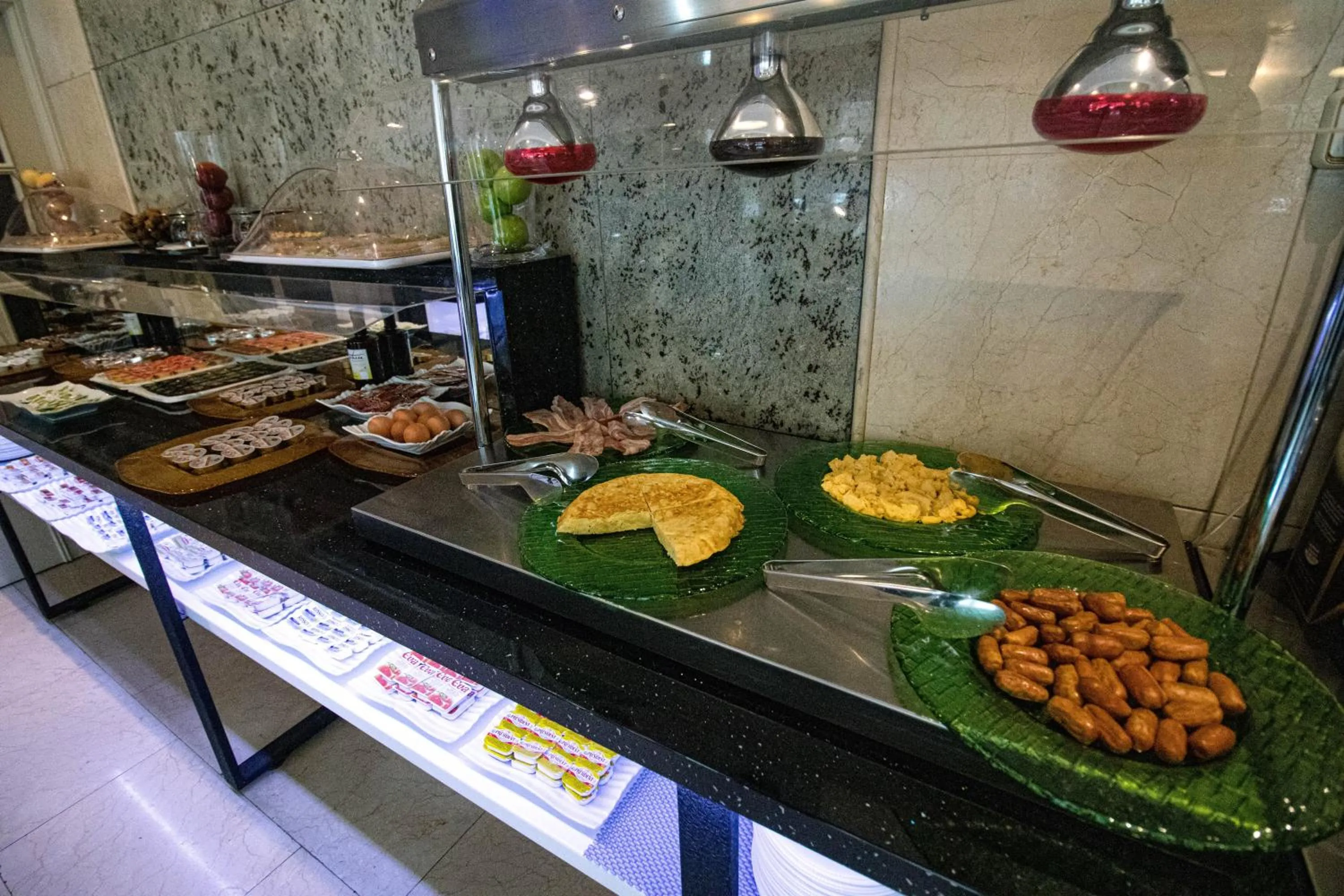 Breakfast in Hoteles Urbanos N Avenida de España