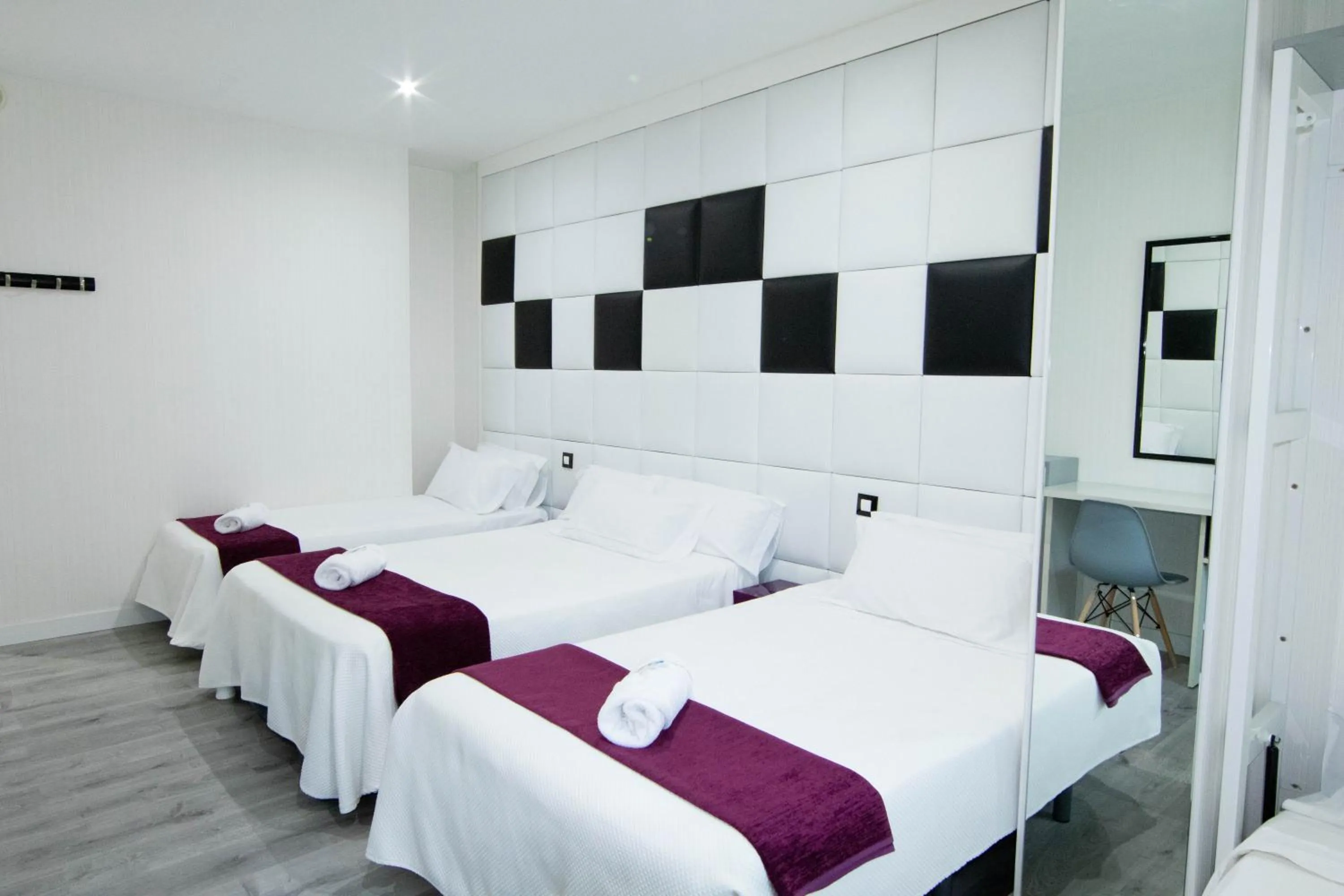 Photo of the whole room, Bed in Hoteles Urbanos N Avenida de España