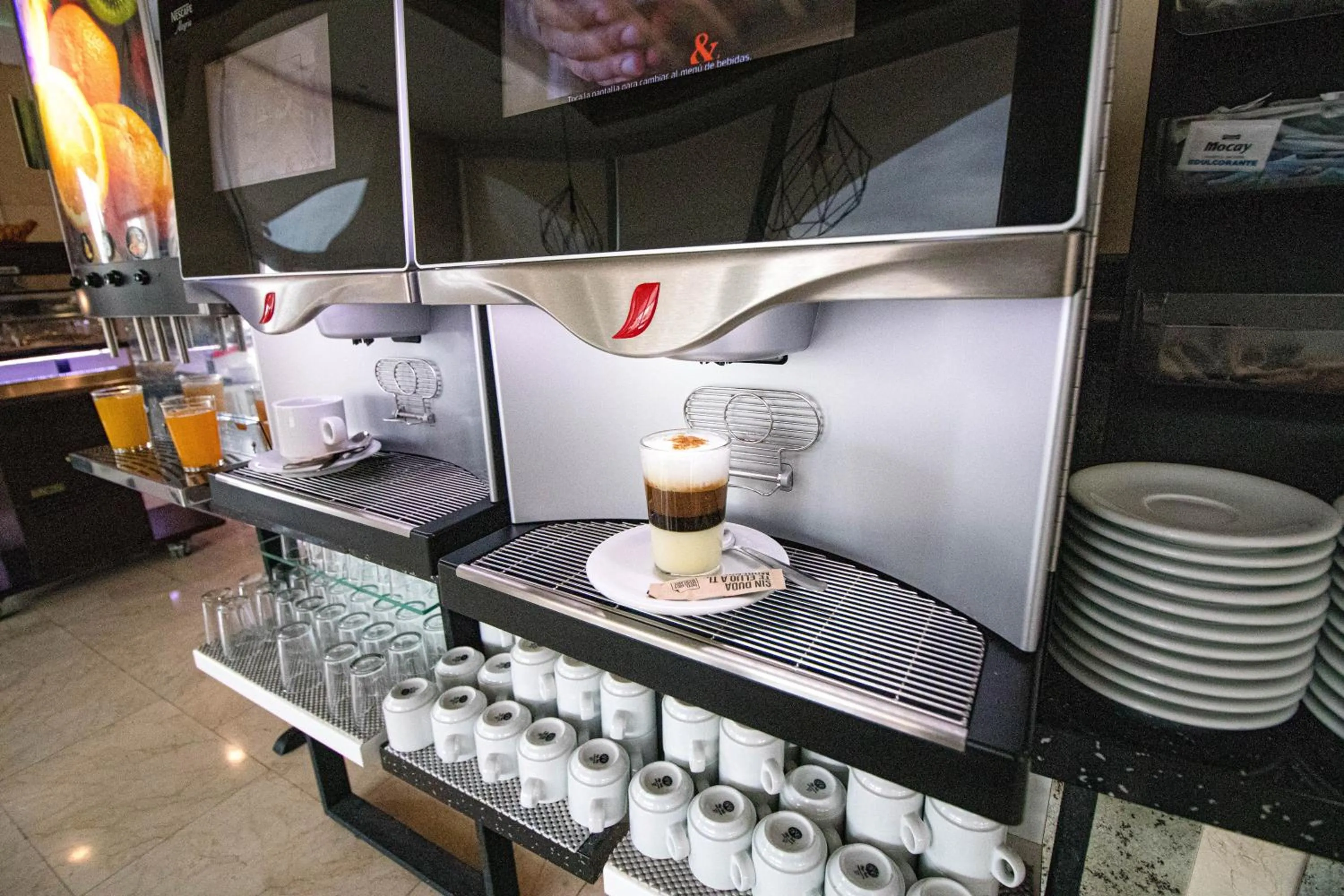 Breakfast in Hoteles Urbanos N Avenida de España