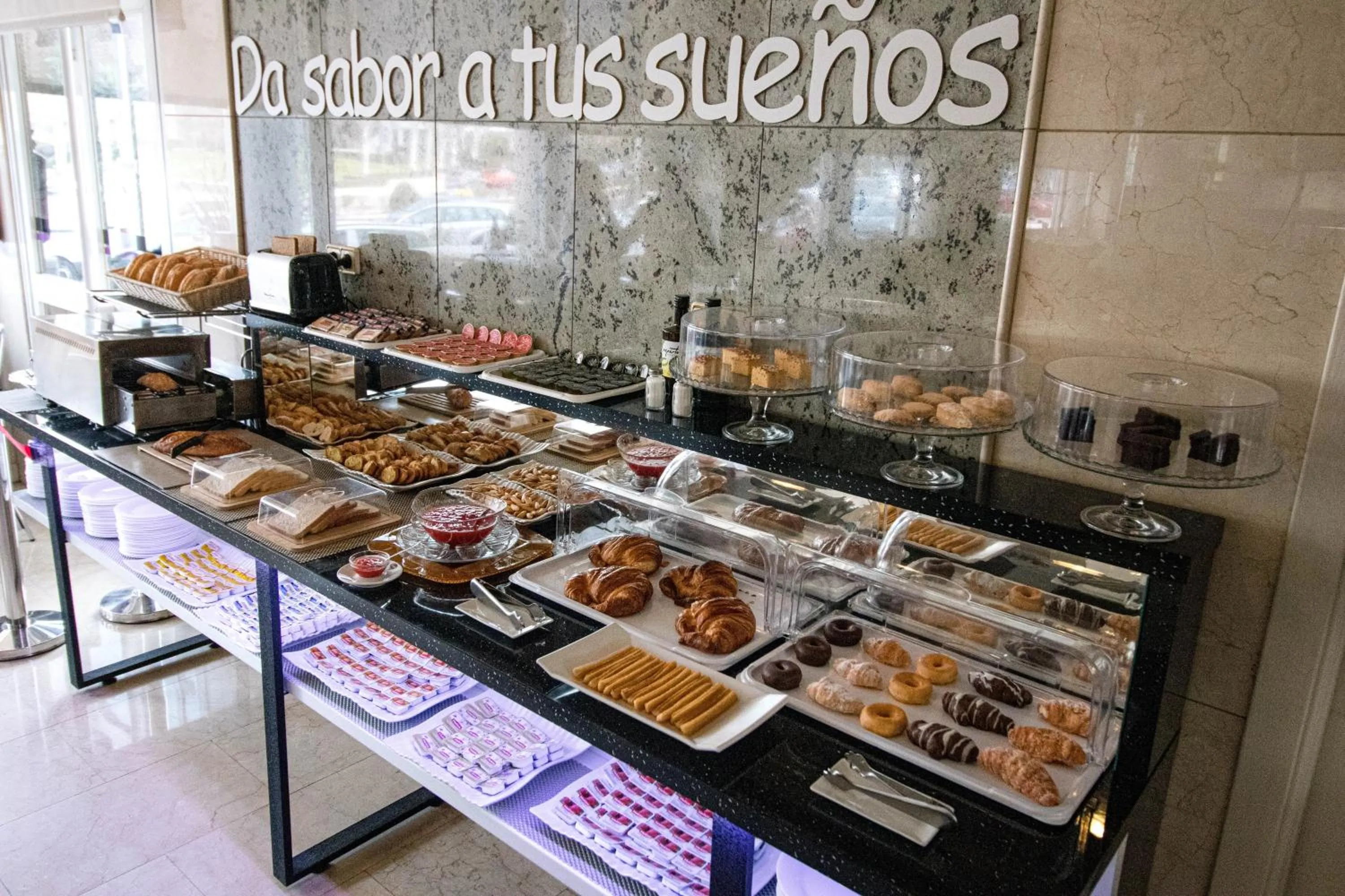 Breakfast in Hoteles Urbanos N Avenida de España