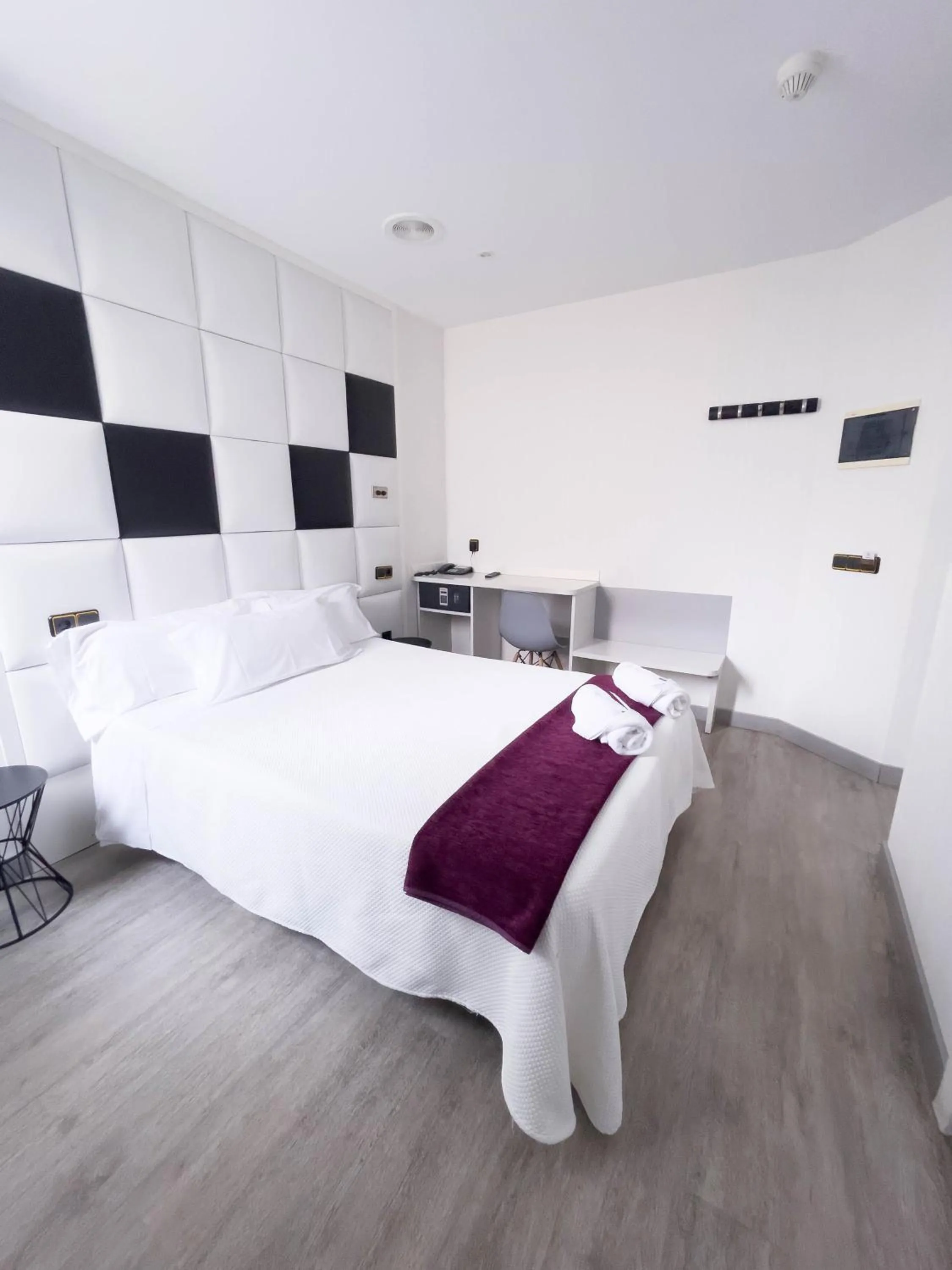 Photo of the whole room, Bed in Hoteles Urbanos N Avenida de España