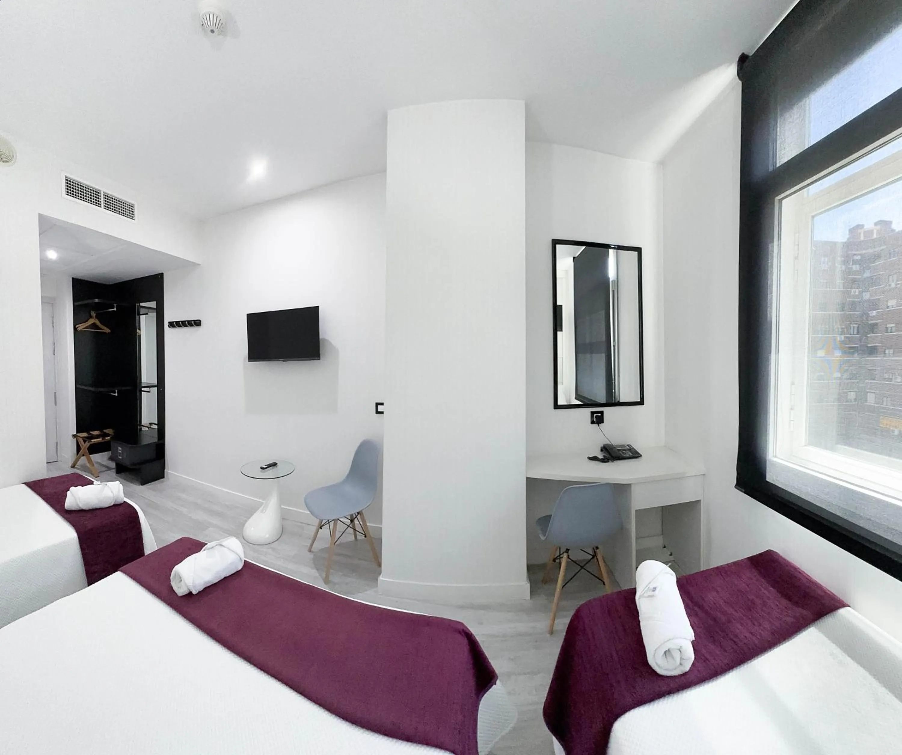 Photo of the whole room, Bed in Hoteles Urbanos N Avenida de España