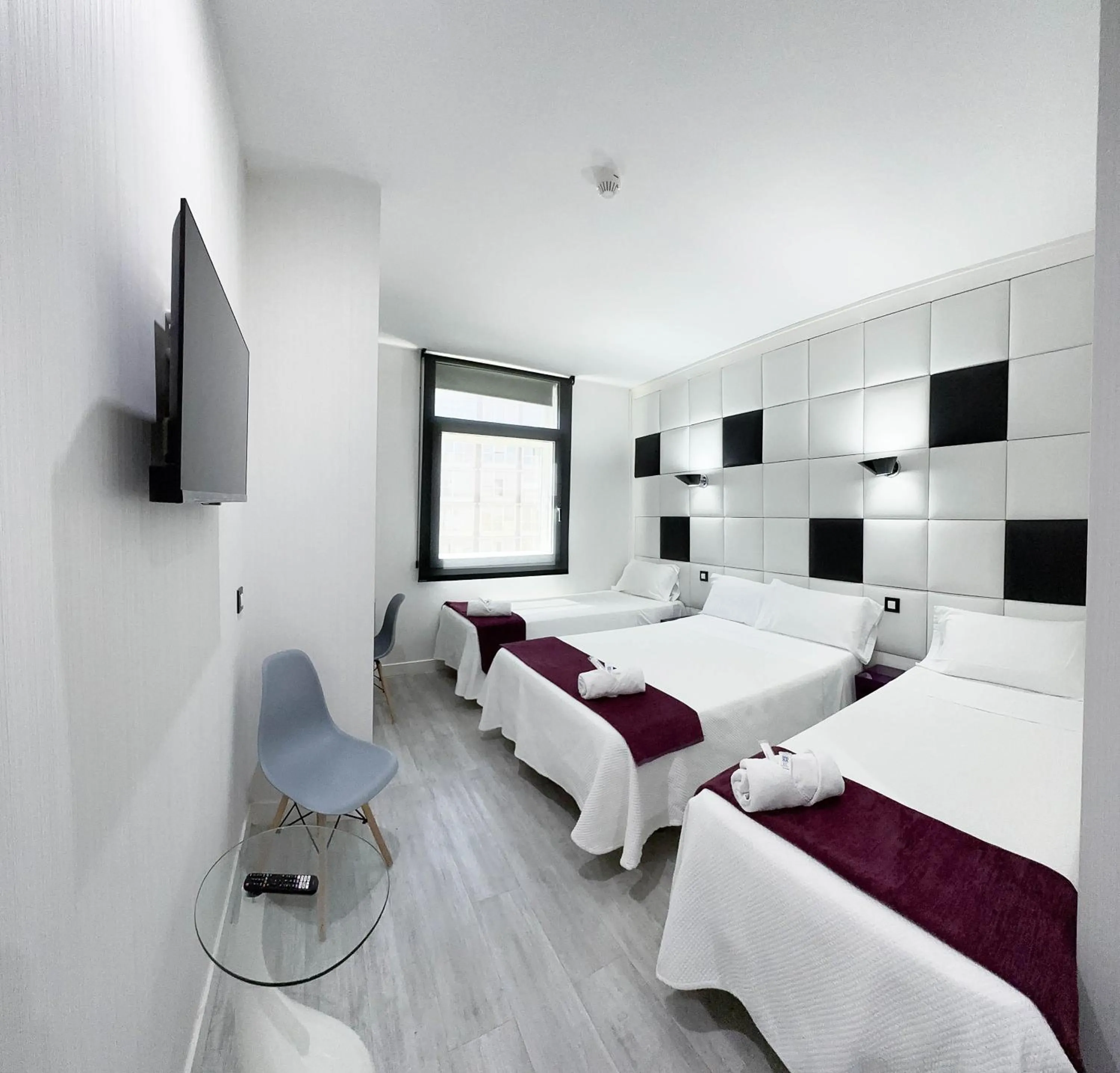 Photo of the whole room, Bed in Hoteles Urbanos N Avenida de España