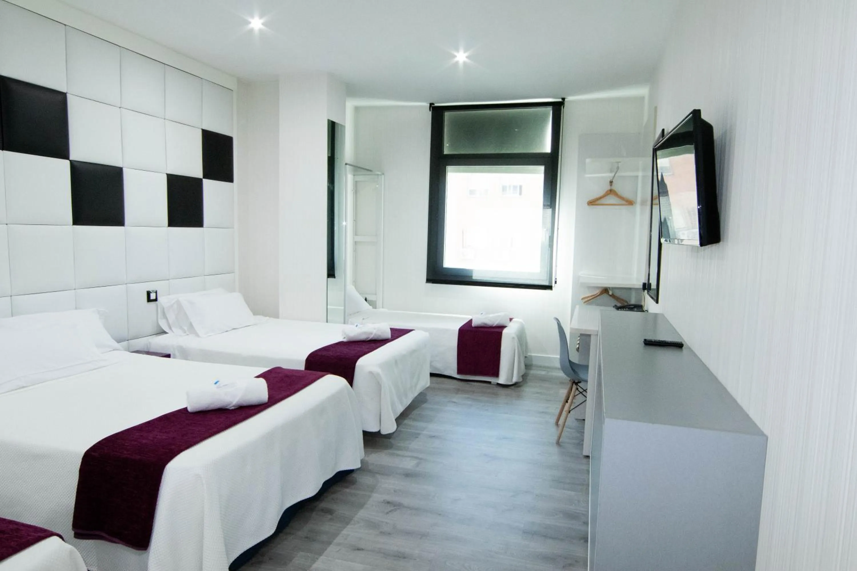 Photo of the whole room, Bed in Hoteles Urbanos N Avenida de España