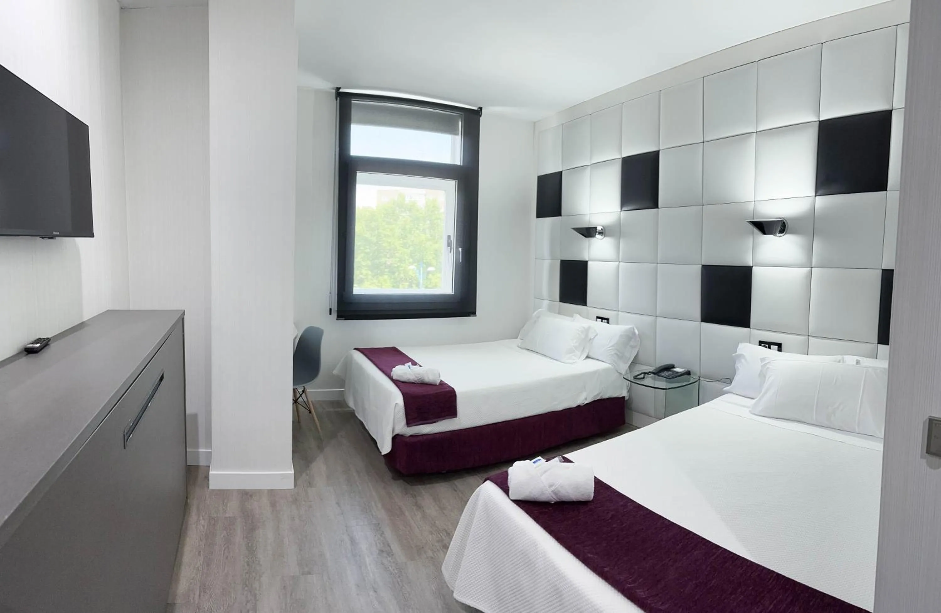 Photo of the whole room, Bed in Hoteles Urbanos N Avenida de España