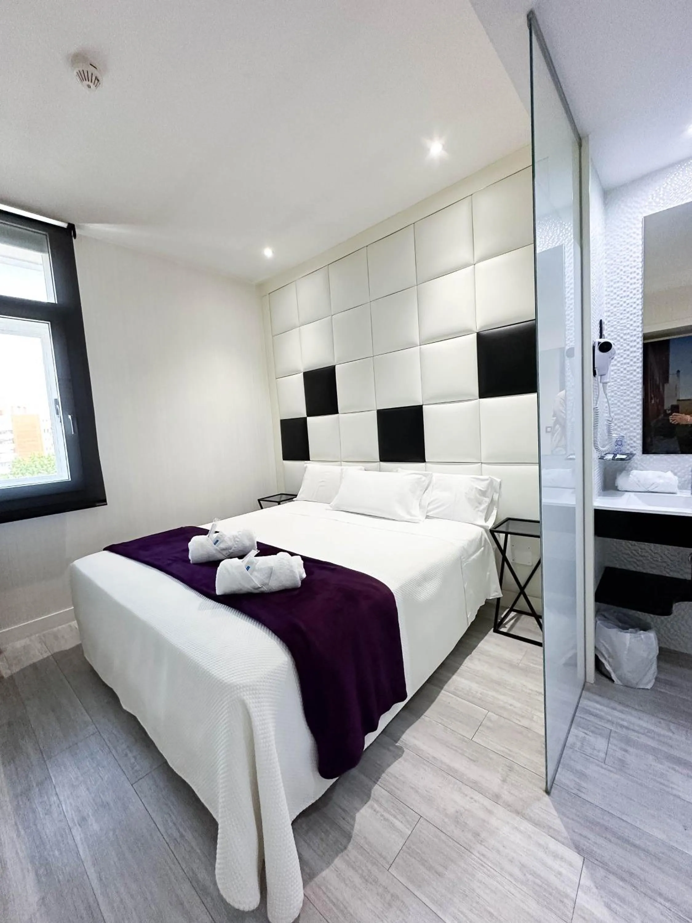 Bed in Hoteles Urbanos N Avenida de España