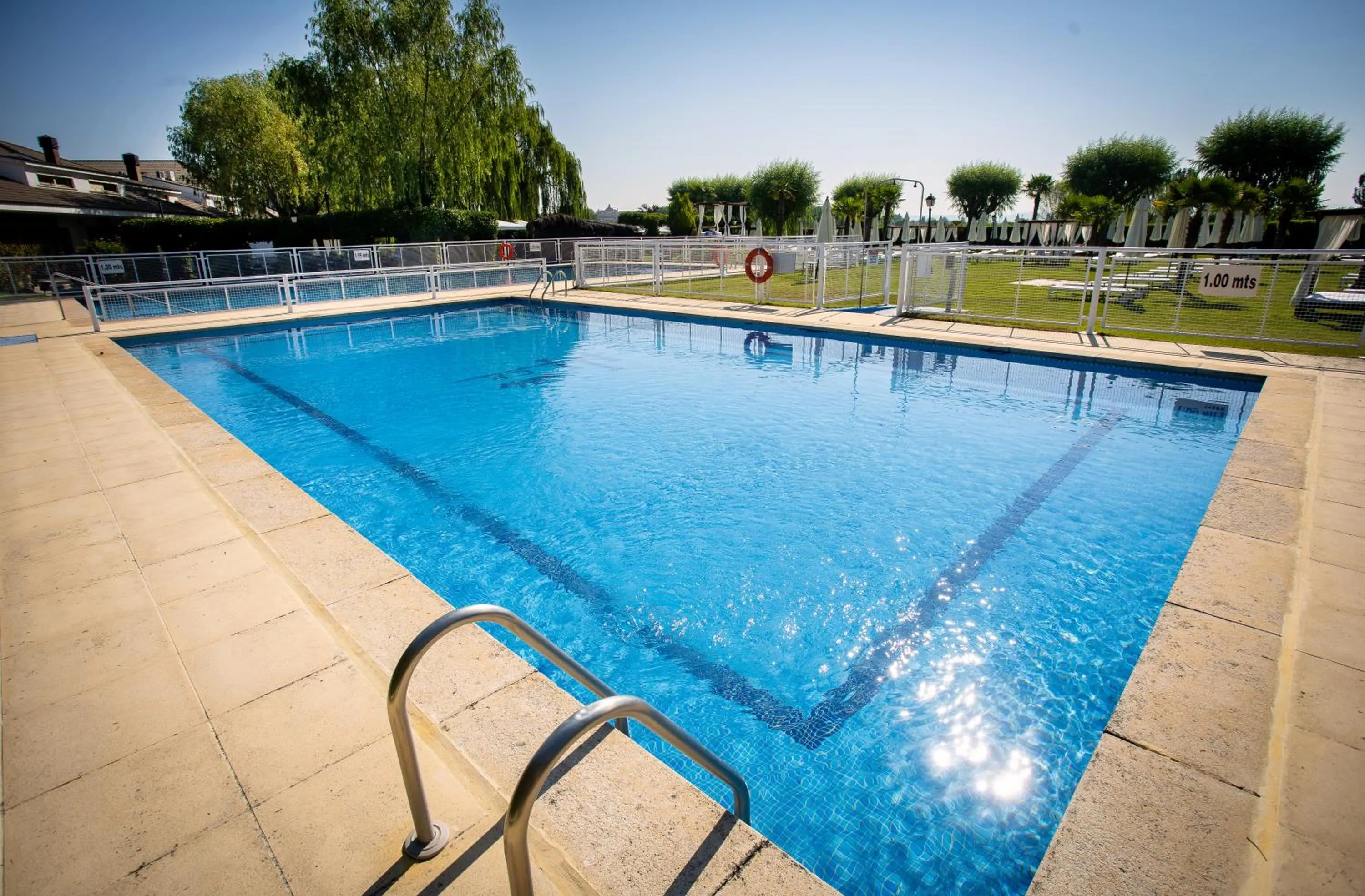 Pool view in Hotel Conde Rodrigo II by eme hoteles