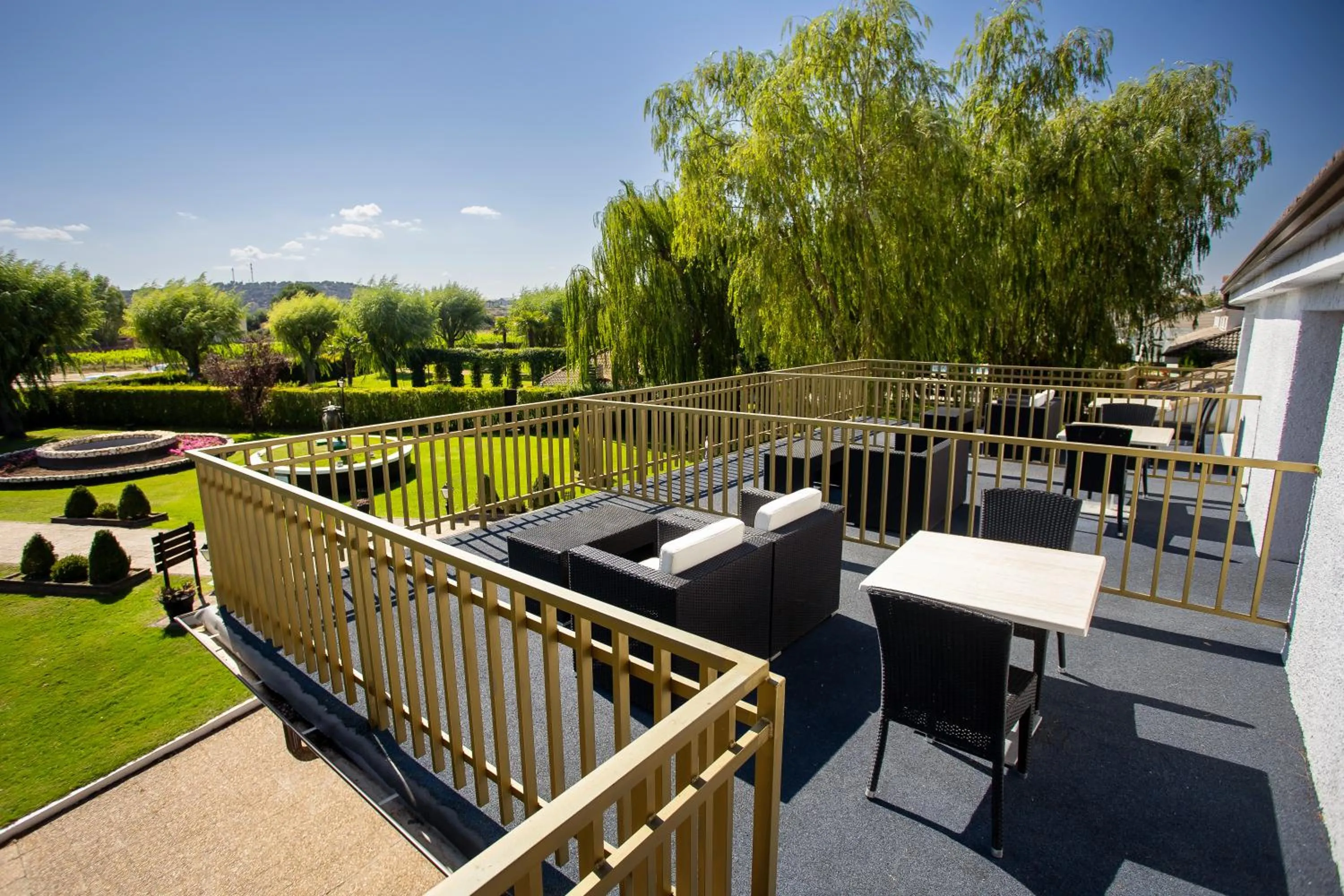 Garden in Hotel Conde Rodrigo II by eme hoteles