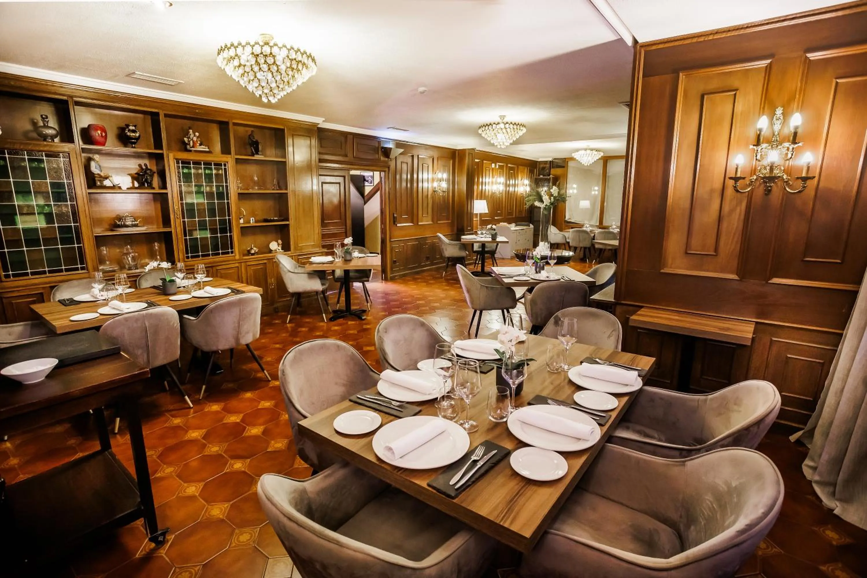 Restaurant/places to eat in Hotel Conde Rodrigo II by eme hoteles