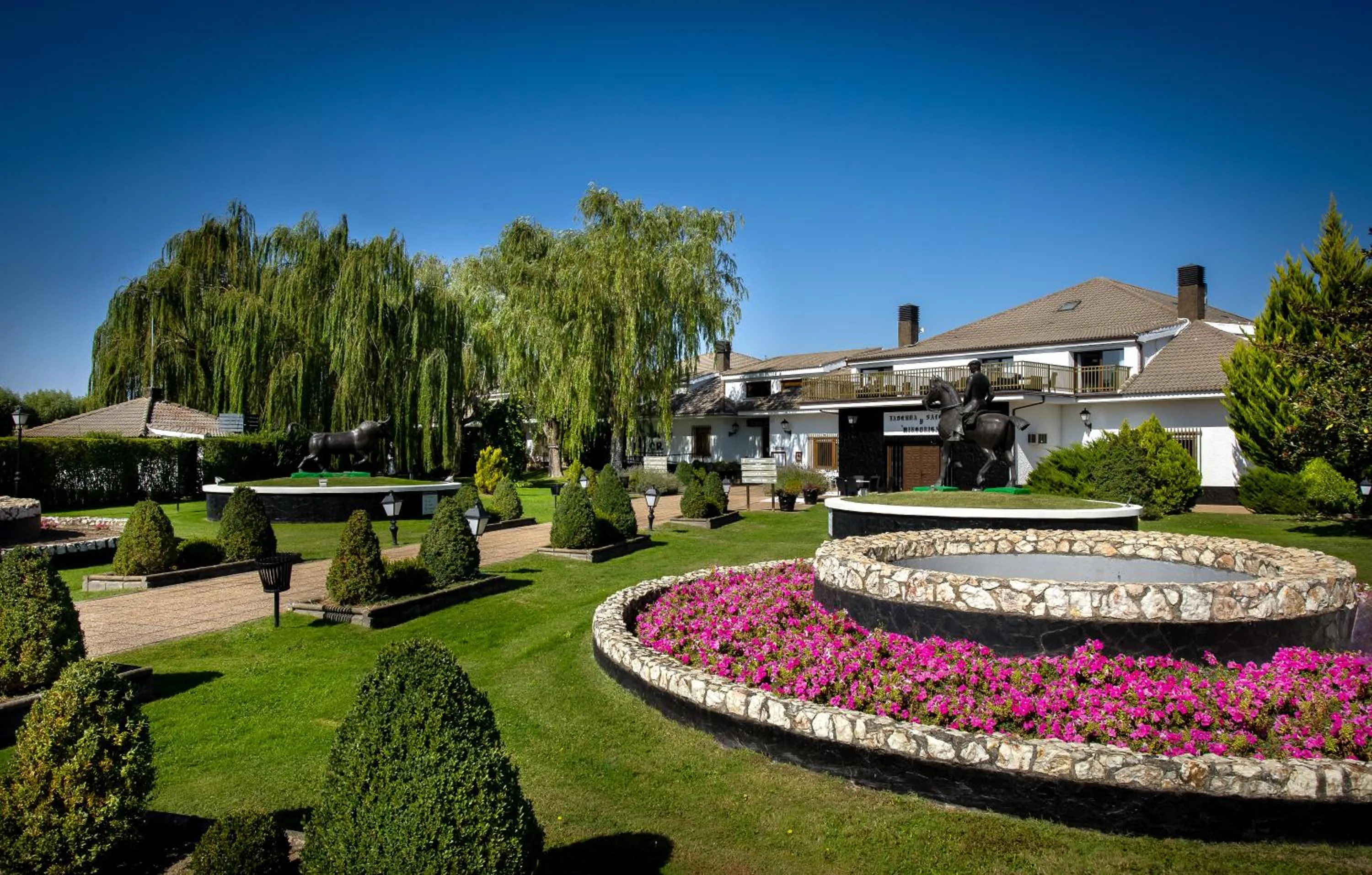 Property building in Hotel Conde Rodrigo II by eme hoteles