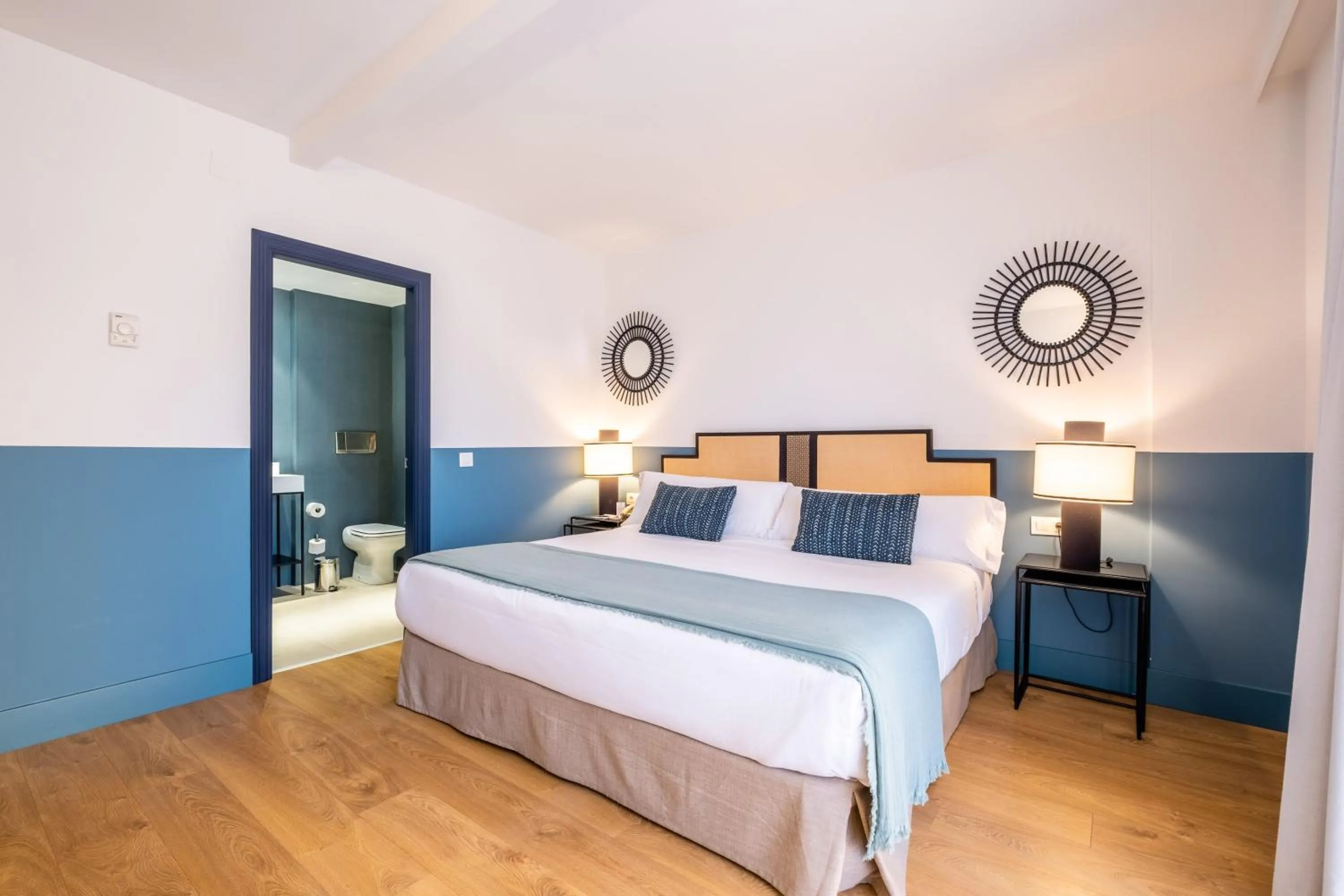 Photo of the whole room, Bed in Soho Boutique Las Vegas