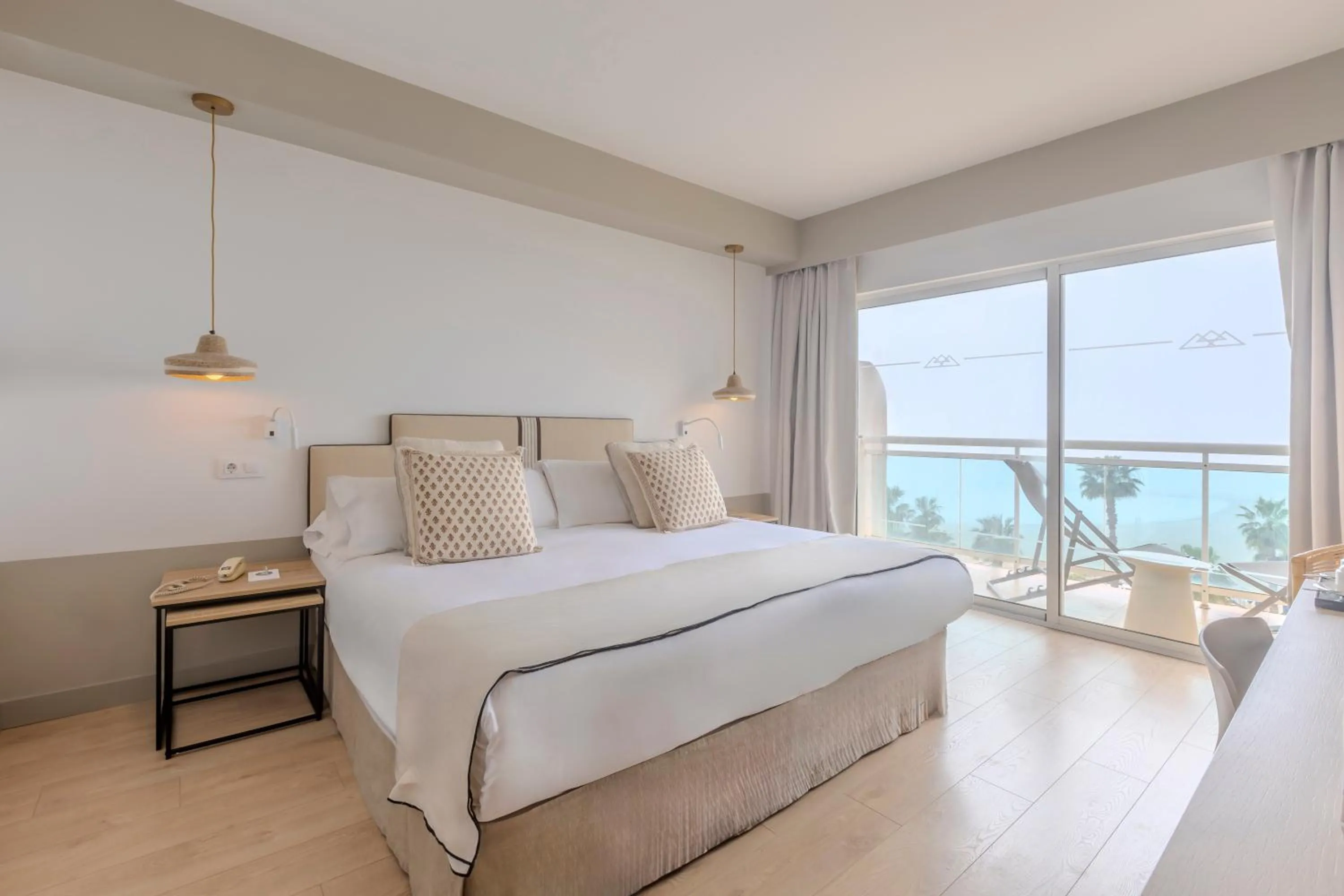 Photo of the whole room, Bed in Soho Boutique Las Vegas