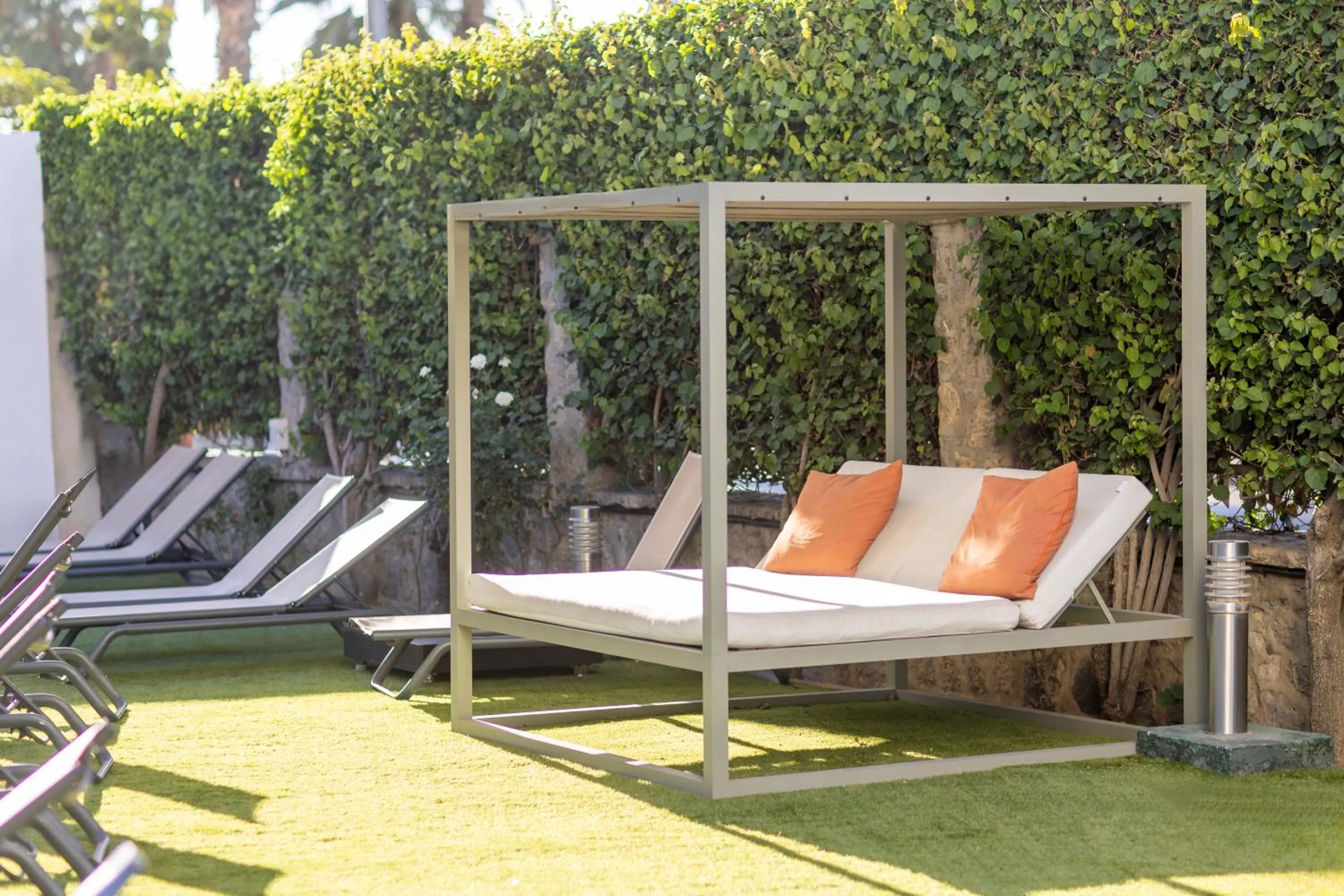 Swimming pool in Soho Boutique Las Vegas