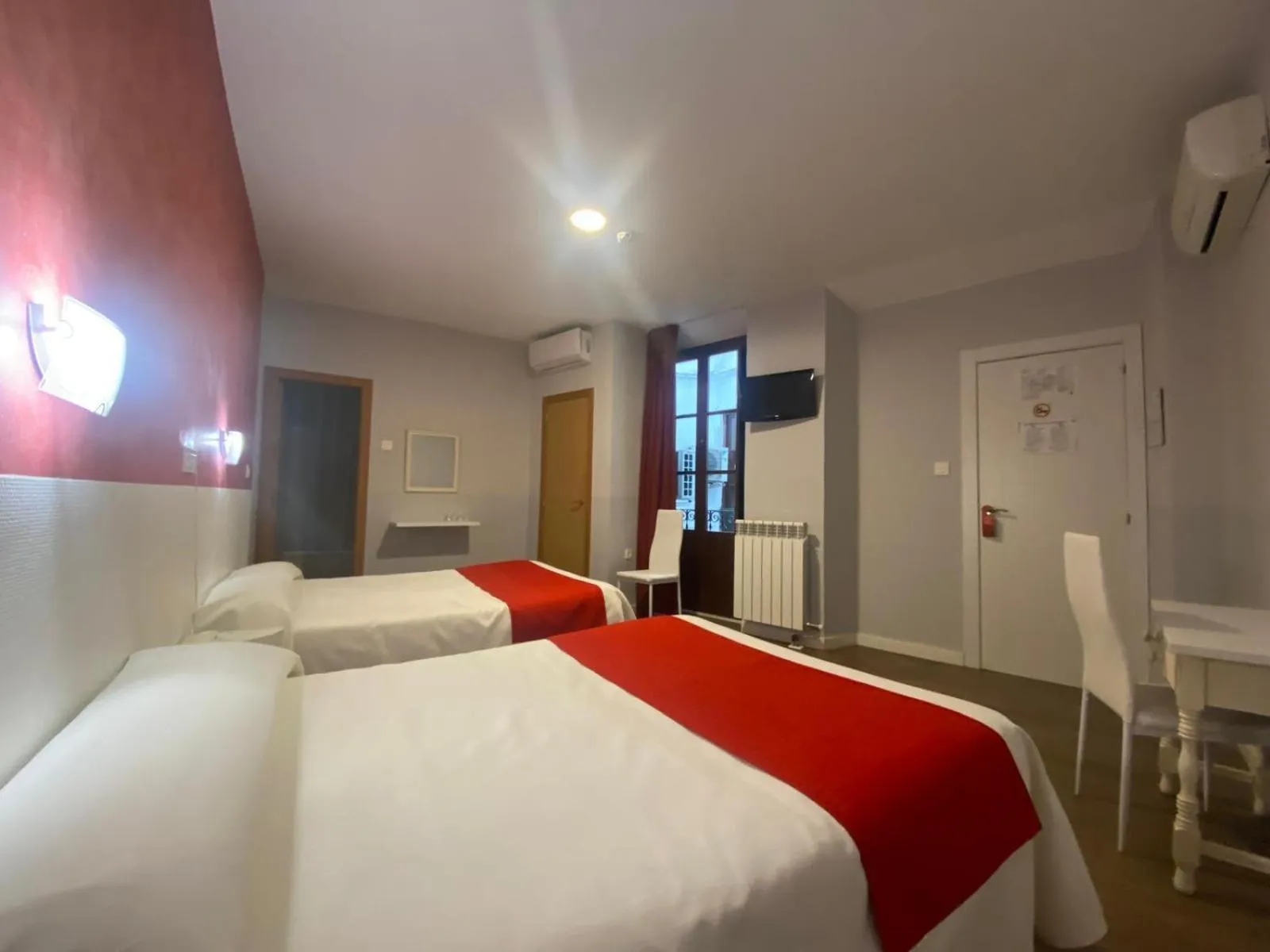 Bed in Hostal Sonia Granada