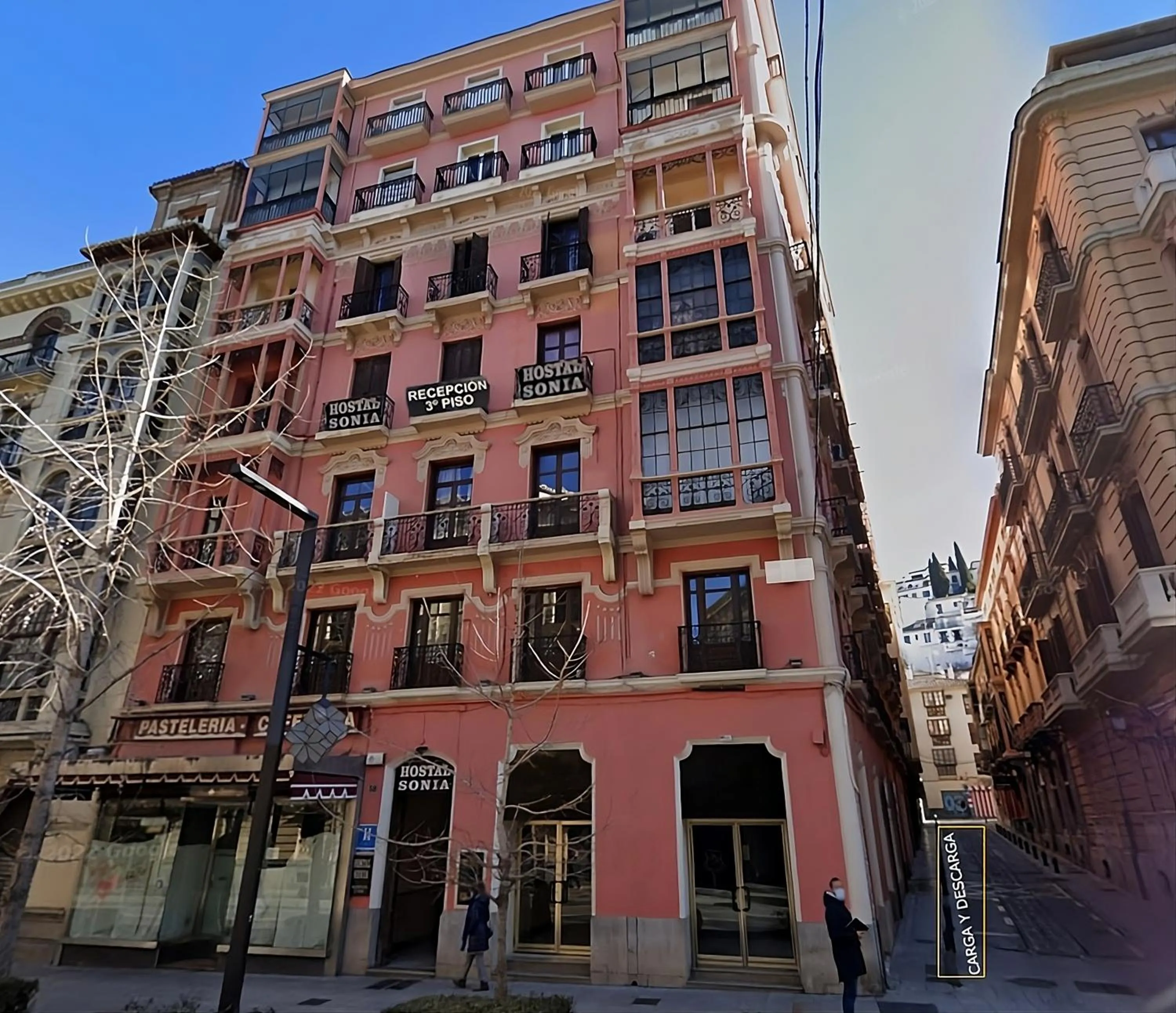 Property building in Hostal Sonia Granada