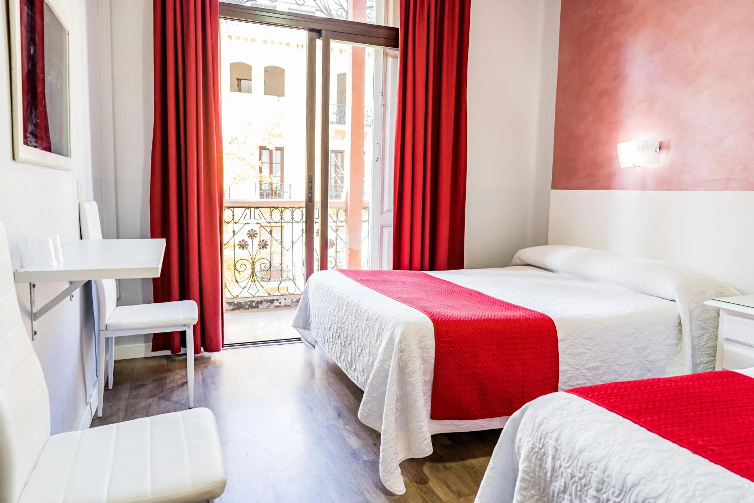 Bed in Hostal Sonia Granada