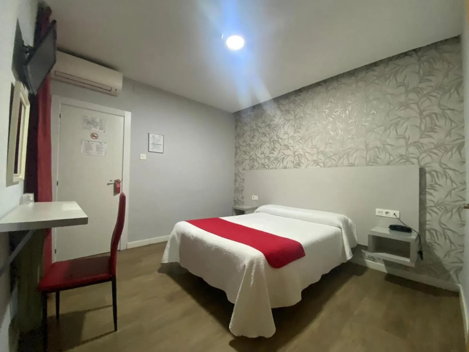 Bed in Hostal Sonia Granada