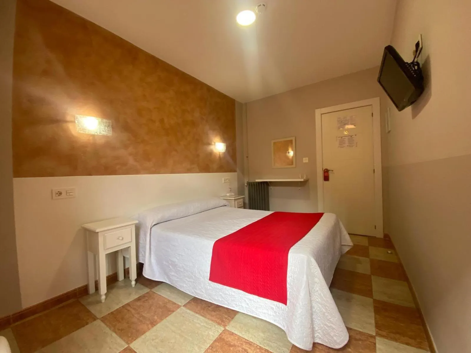 Bed in Hostal Sonia Granada