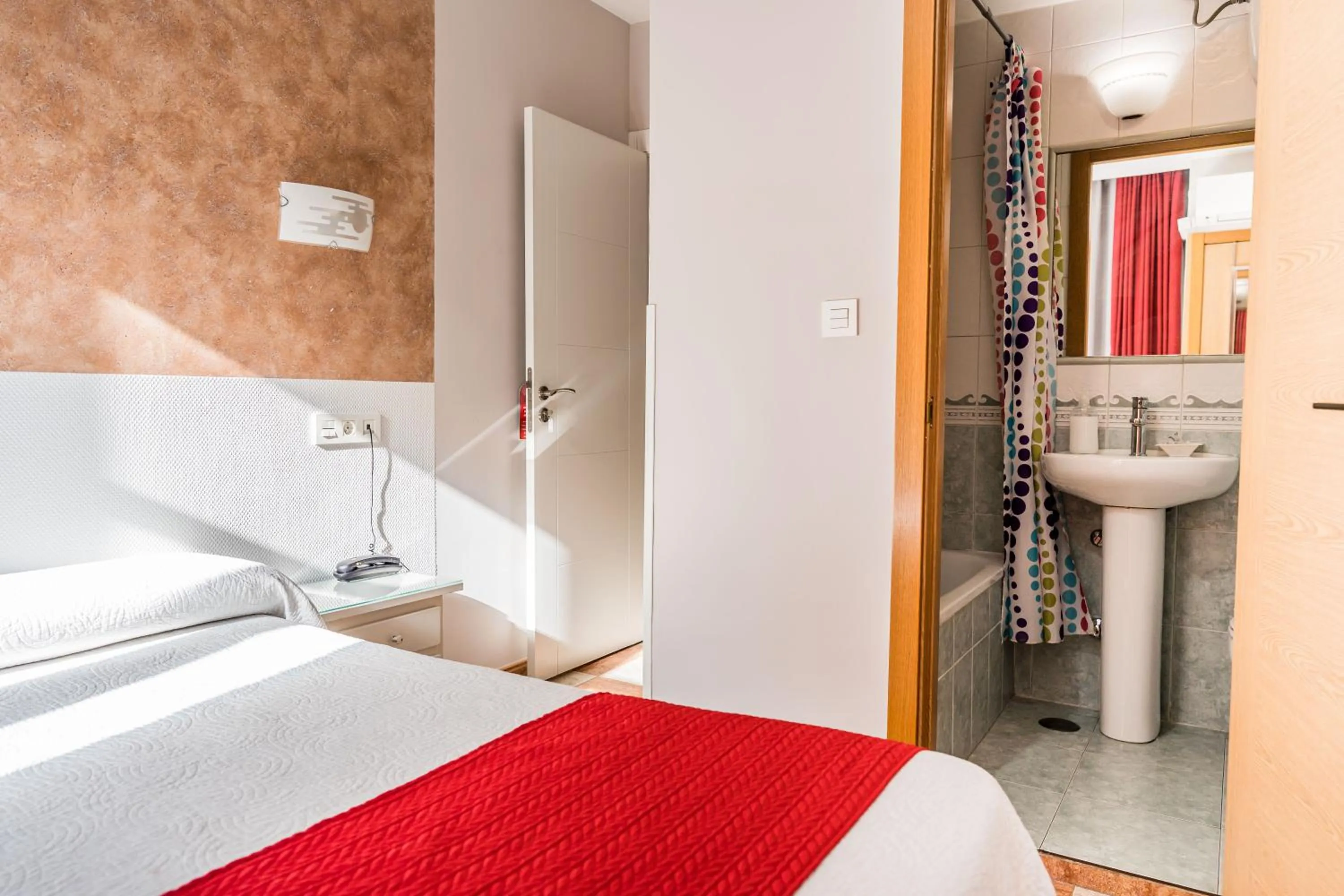 Bed in Hostal Sonia Granada