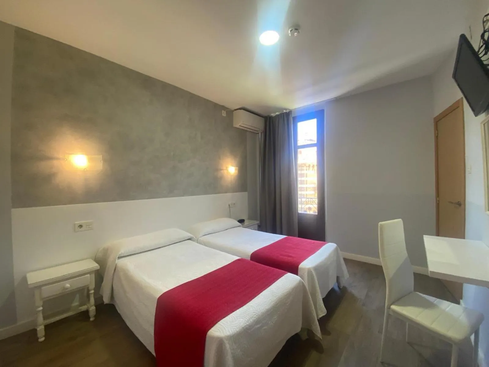 Bed in Hostal Sonia Granada