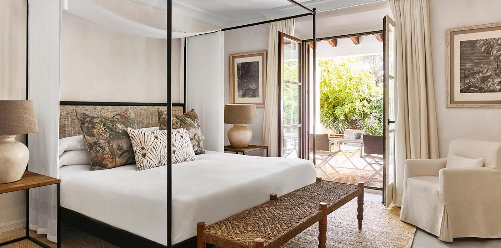 Bed in Marbella Club Hotel · Golf Resort & Spa