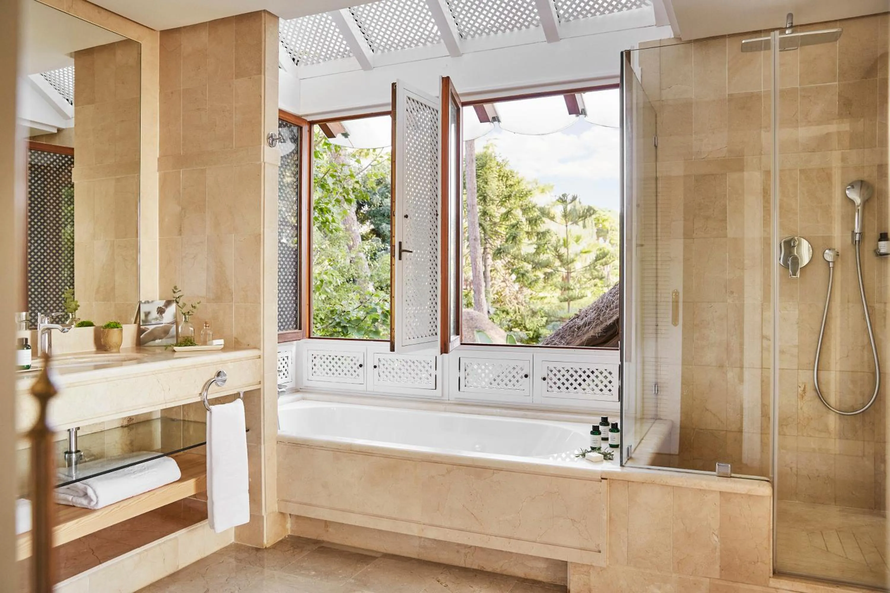 Bathroom in Marbella Club Hotel · Golf Resort & Spa