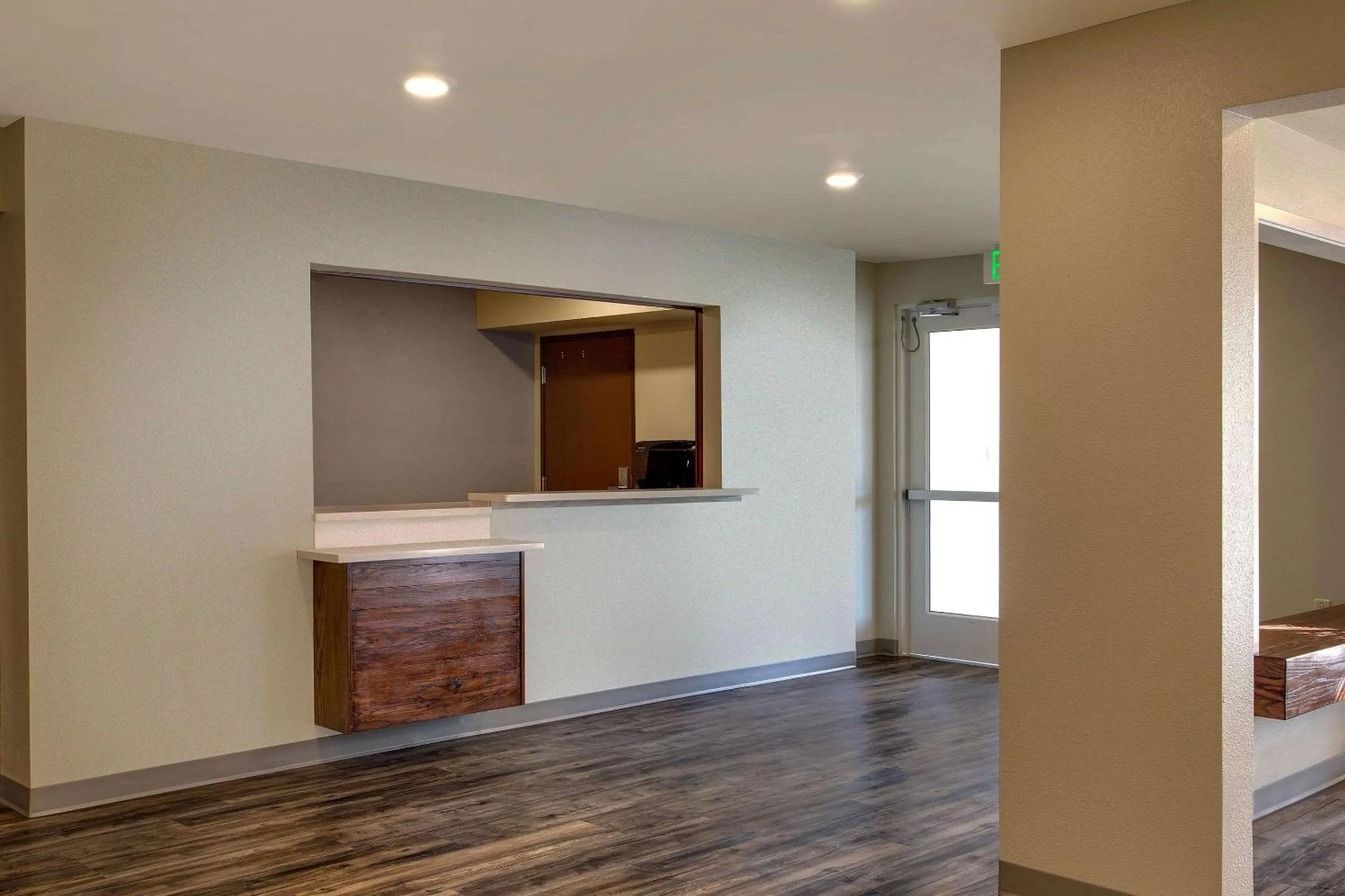 Lobby or reception in WoodSpring Suites Baltimore White Marsh - Nottingham