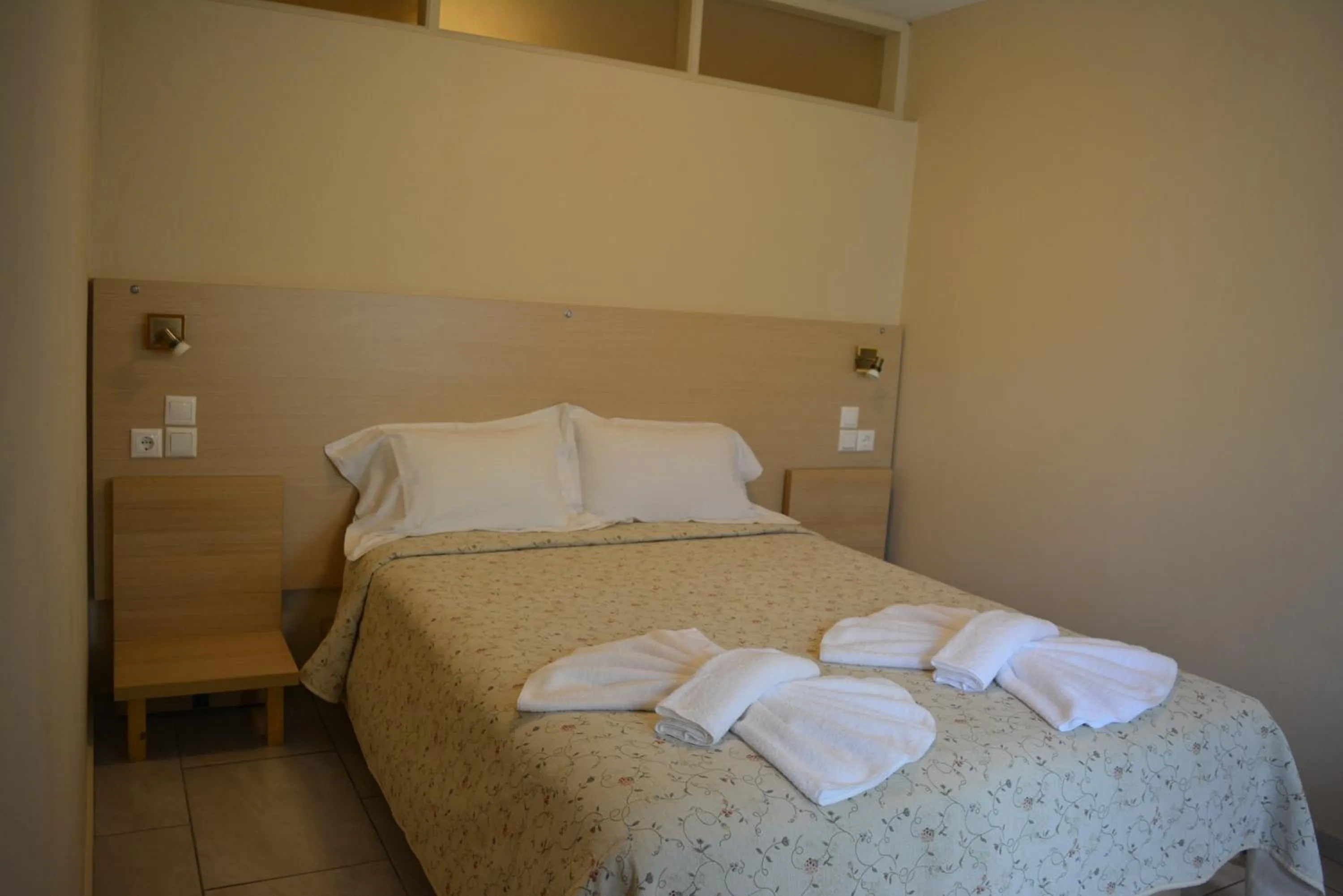 Bedroom, Bed in Anemomilos Suites