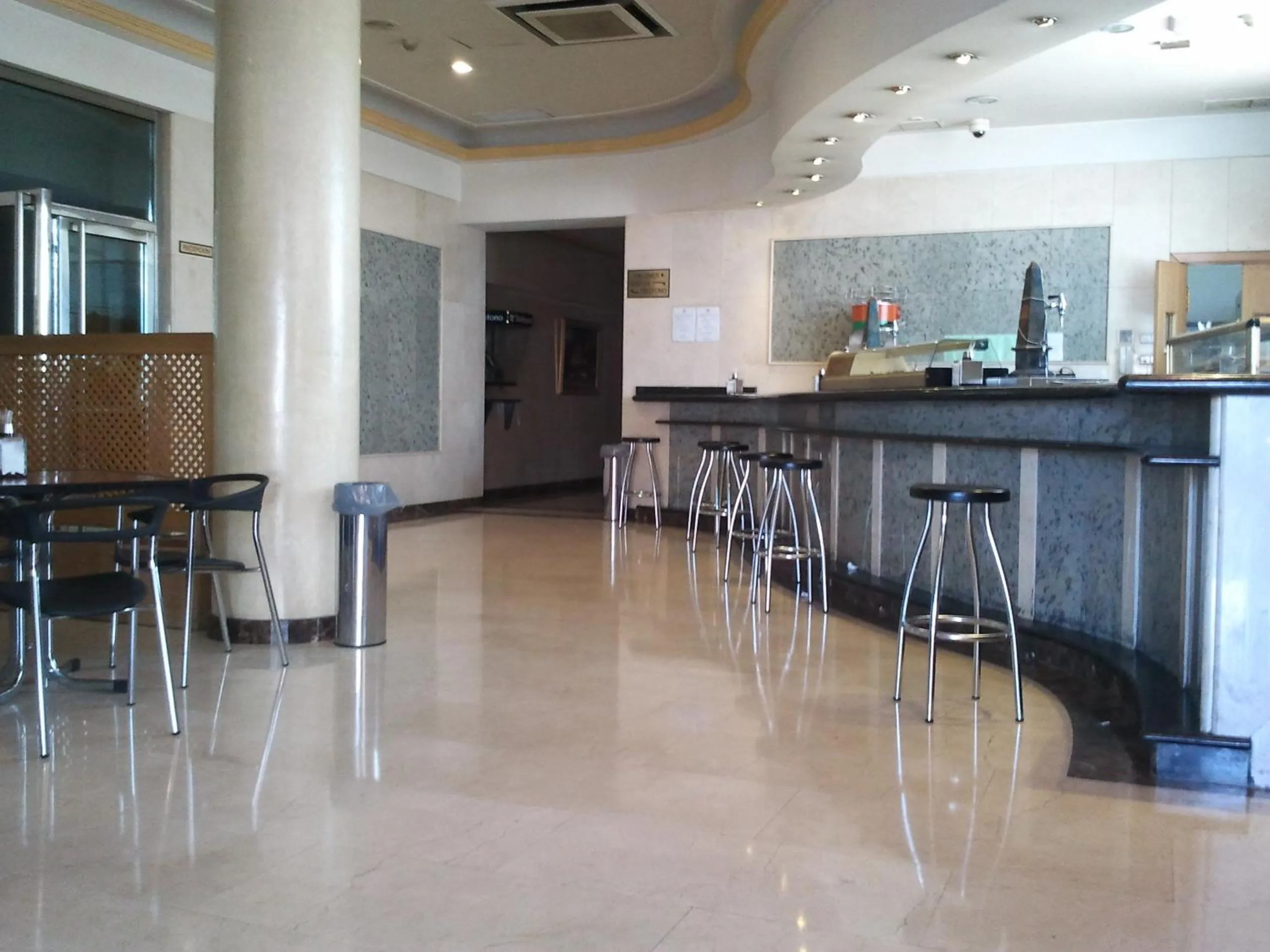 Lounge or bar in Hotel Ciudad de Fuenlabrada