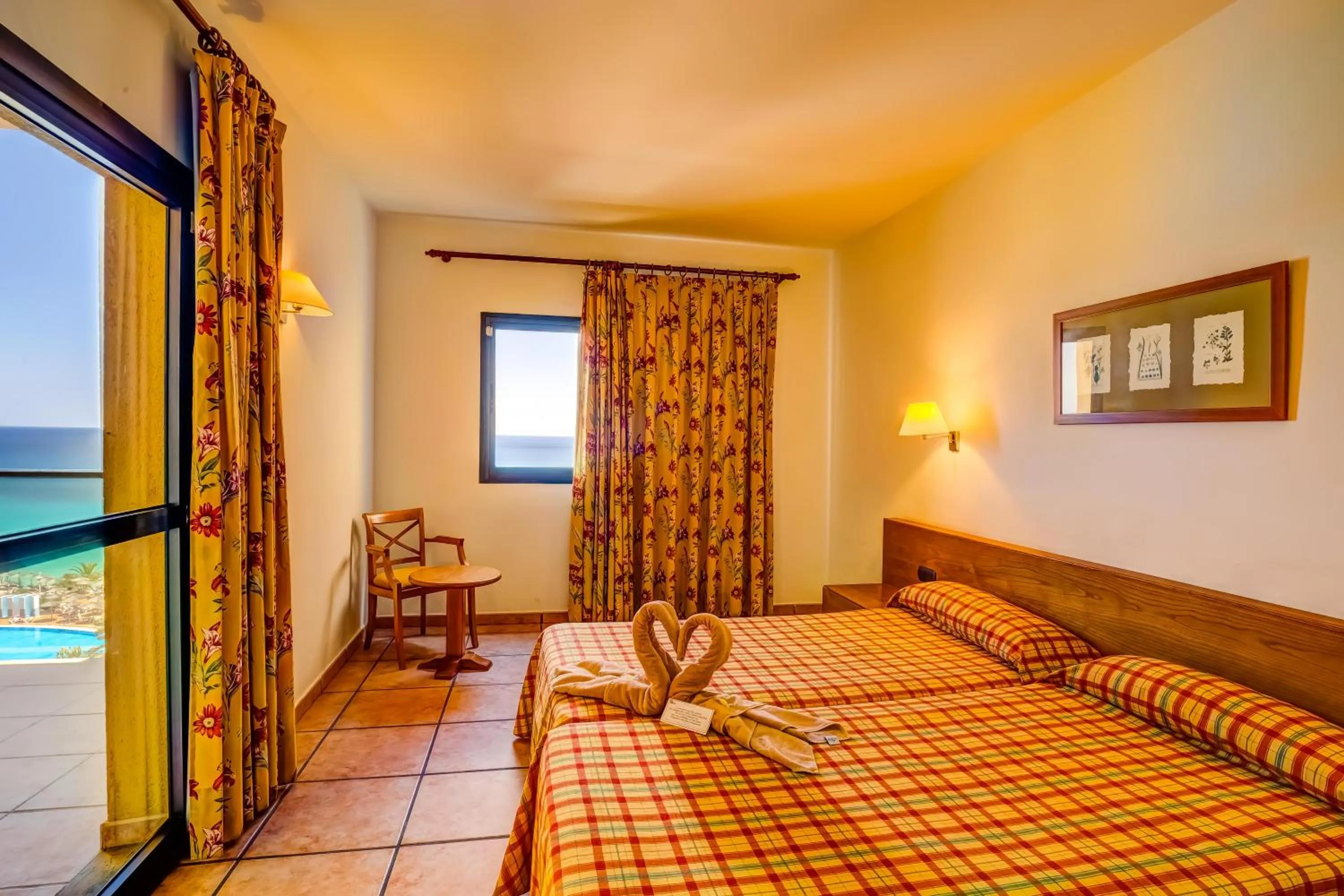 Photo of the whole room, Bed in SBH Club Paraiso Playa