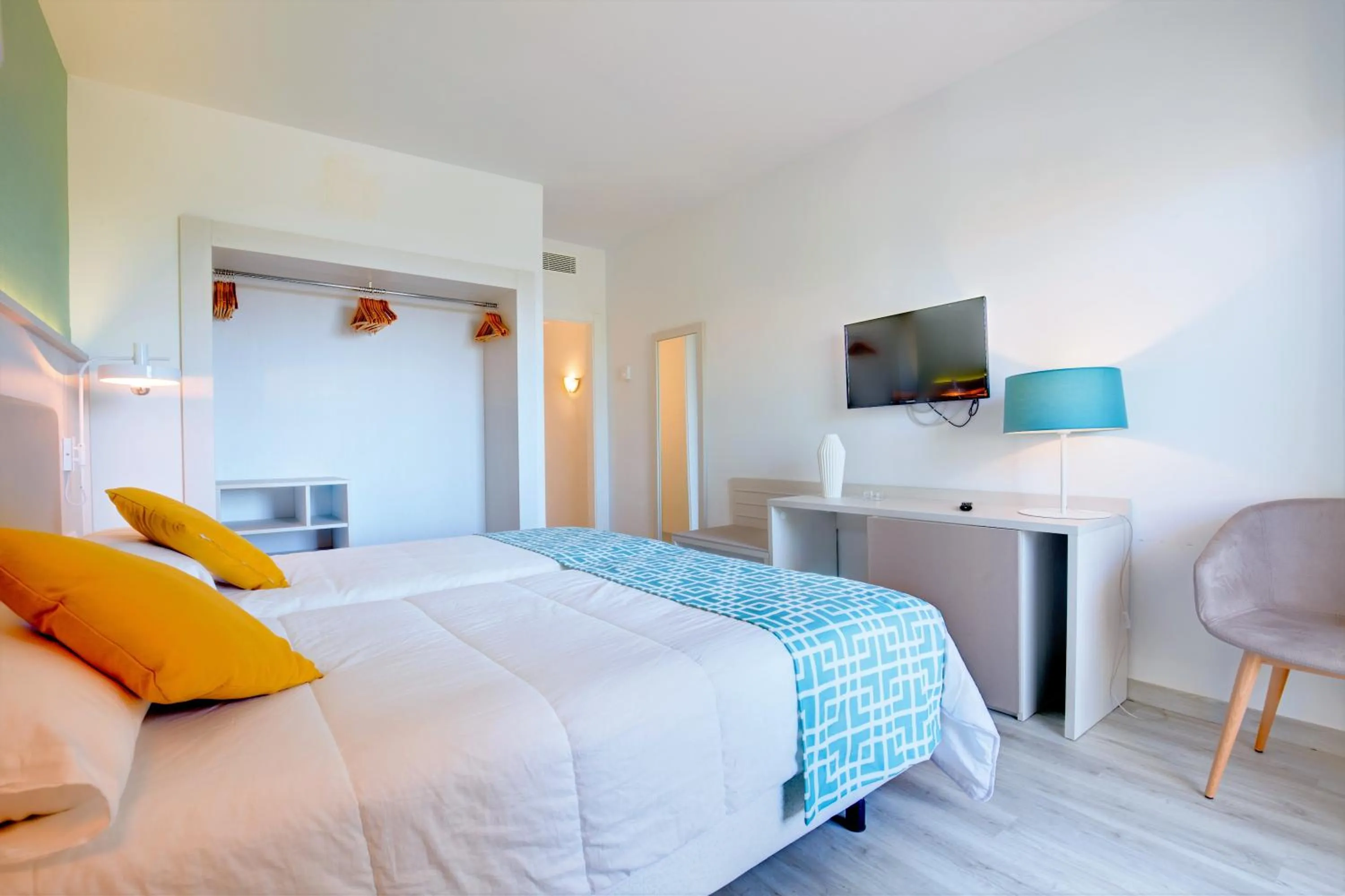 Photo of the whole room, Bed in SBH Maxorata Resort