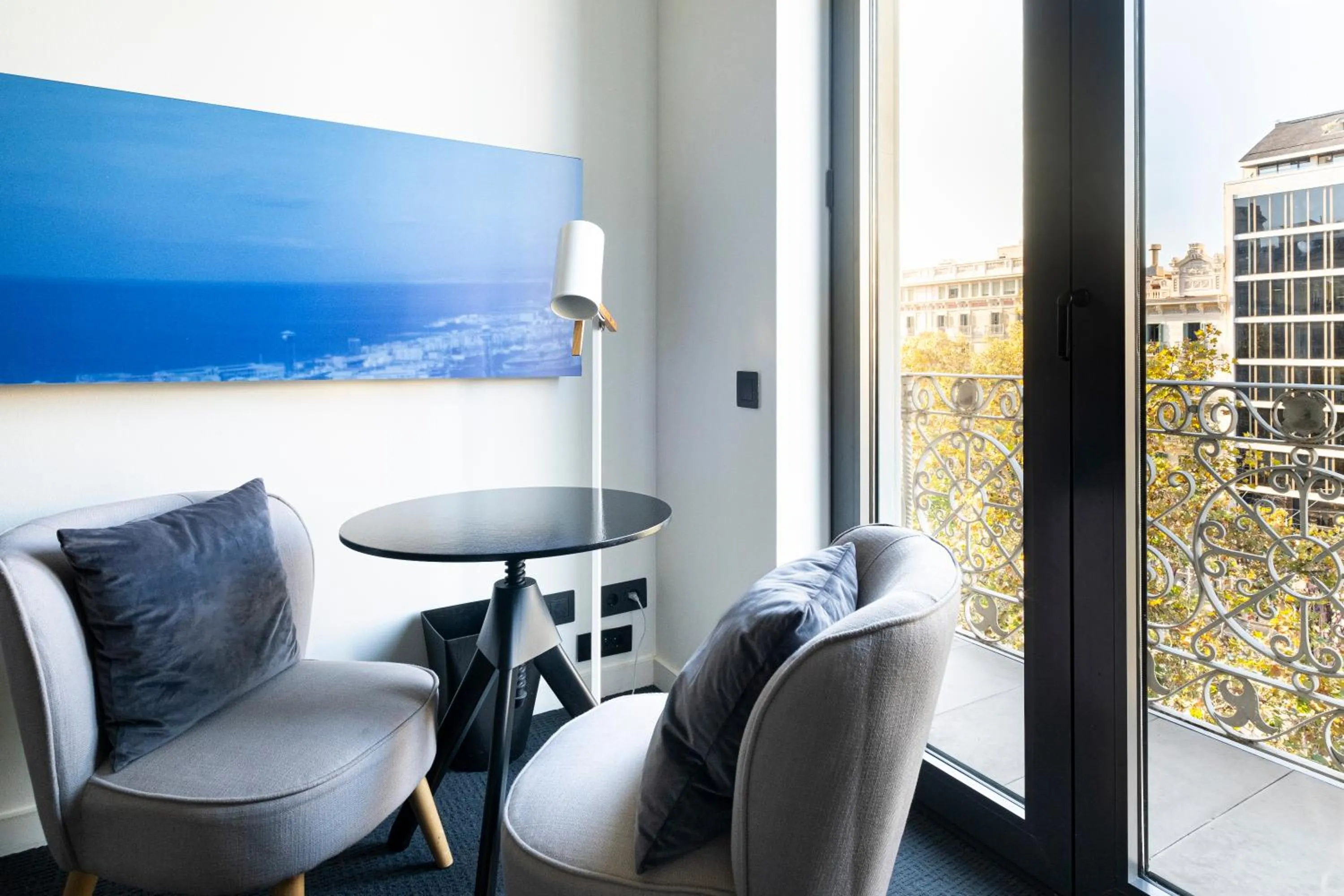 Seating area in Sixtytwo Hotel