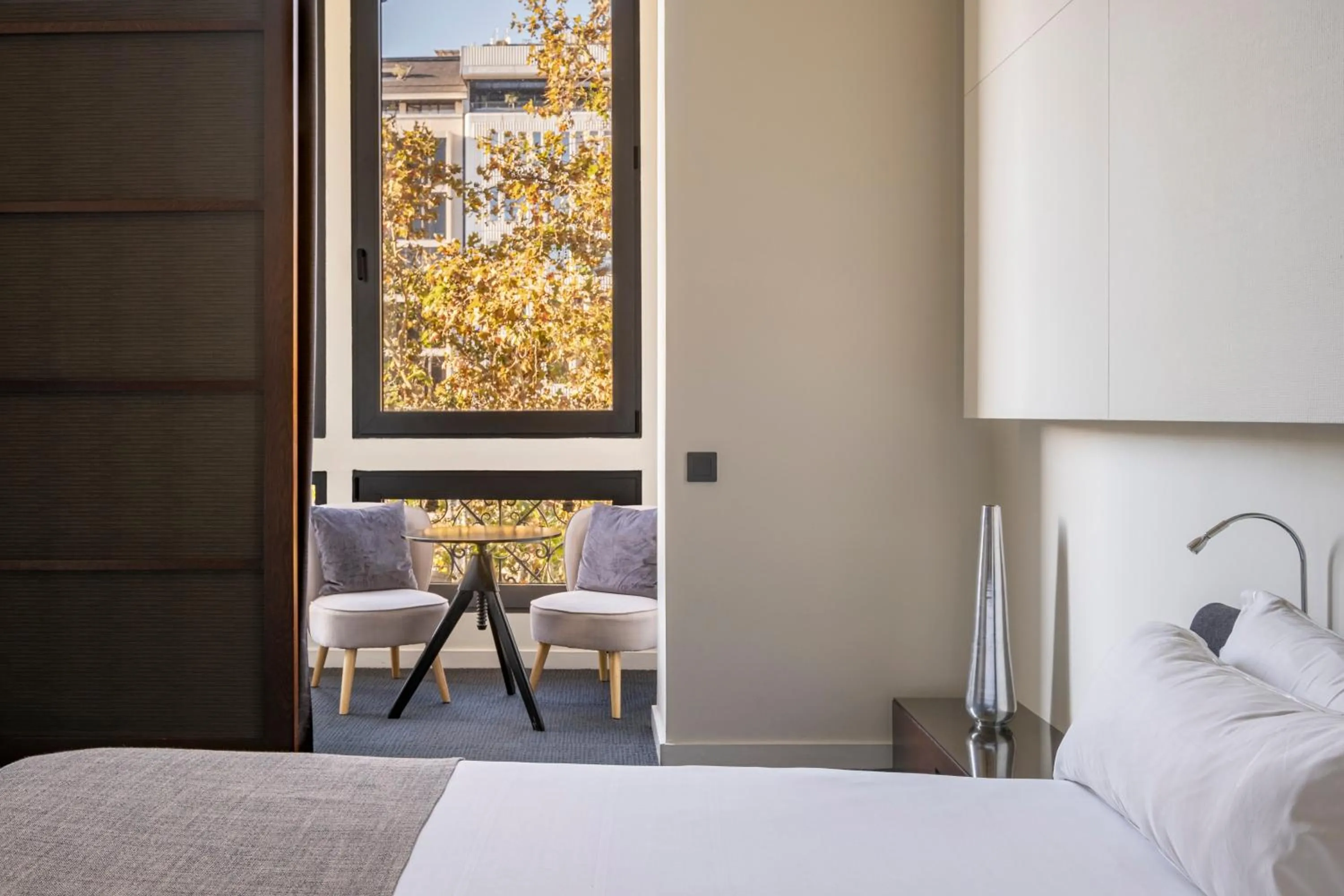 View (from property/room), Bed in Sixtytwo Hotel