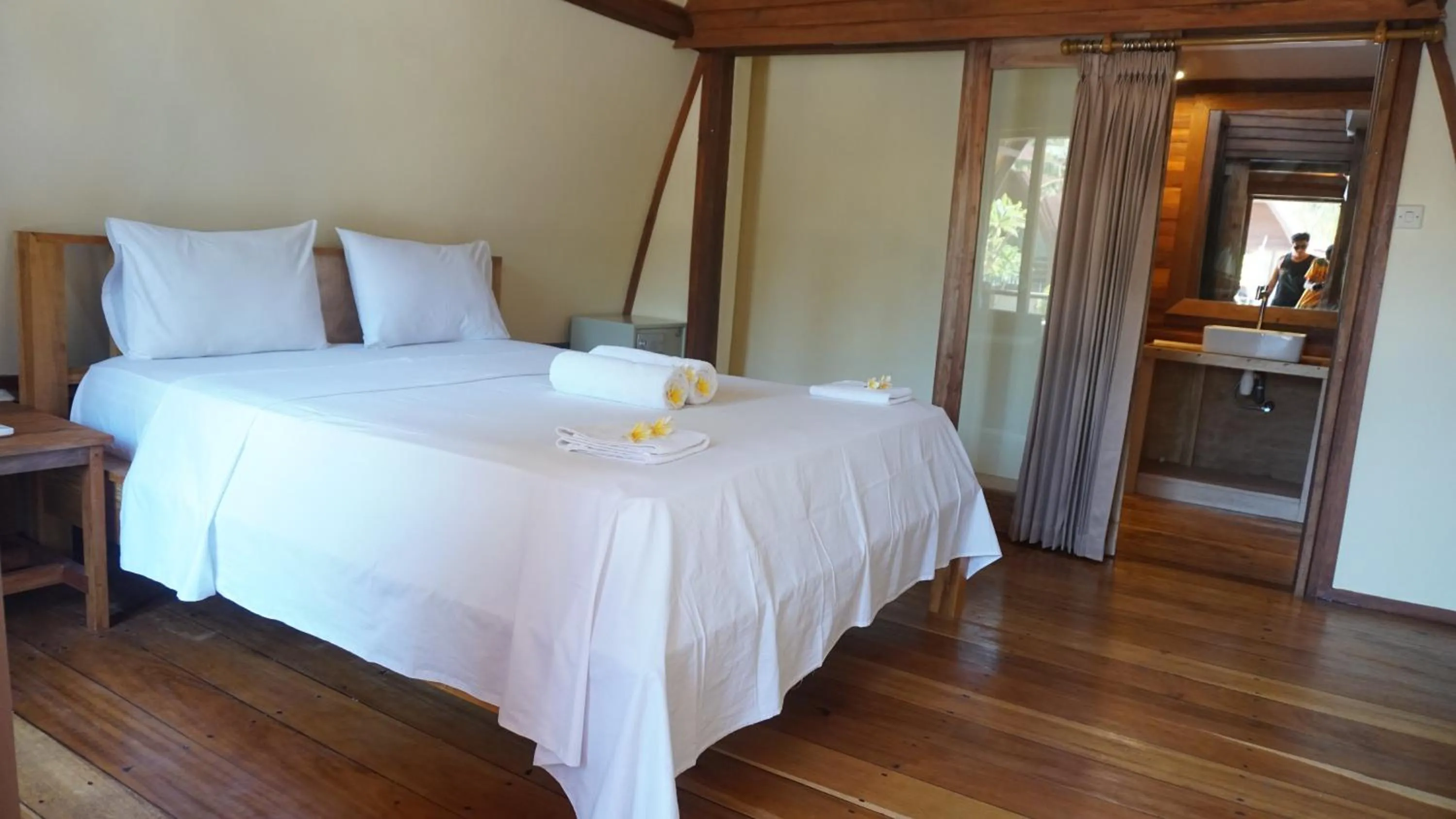 Bedroom, Bed in Island Beach Bungalow