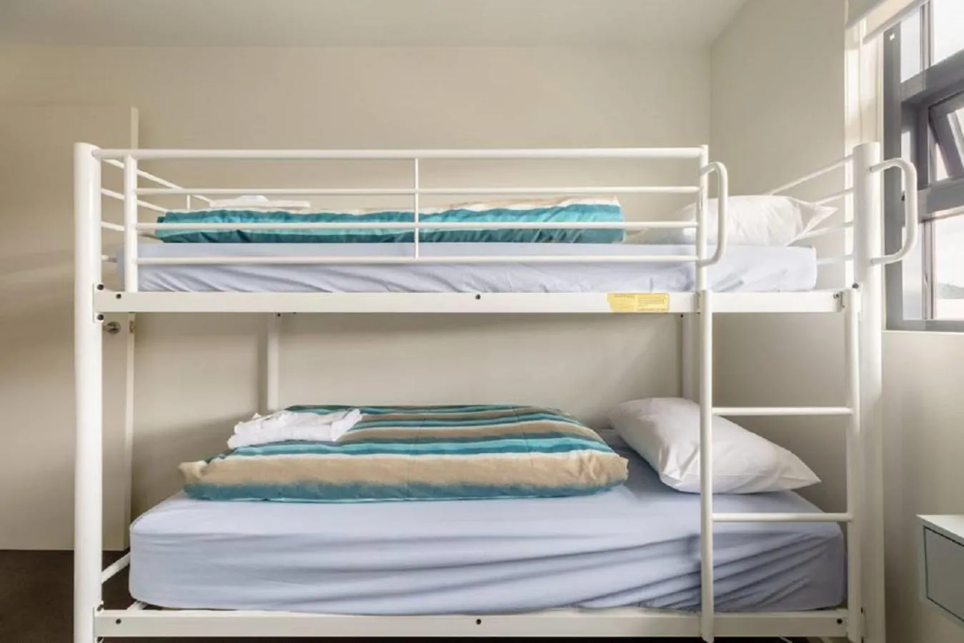 Bedroom, Bed in Kangaroo Bay Apartments