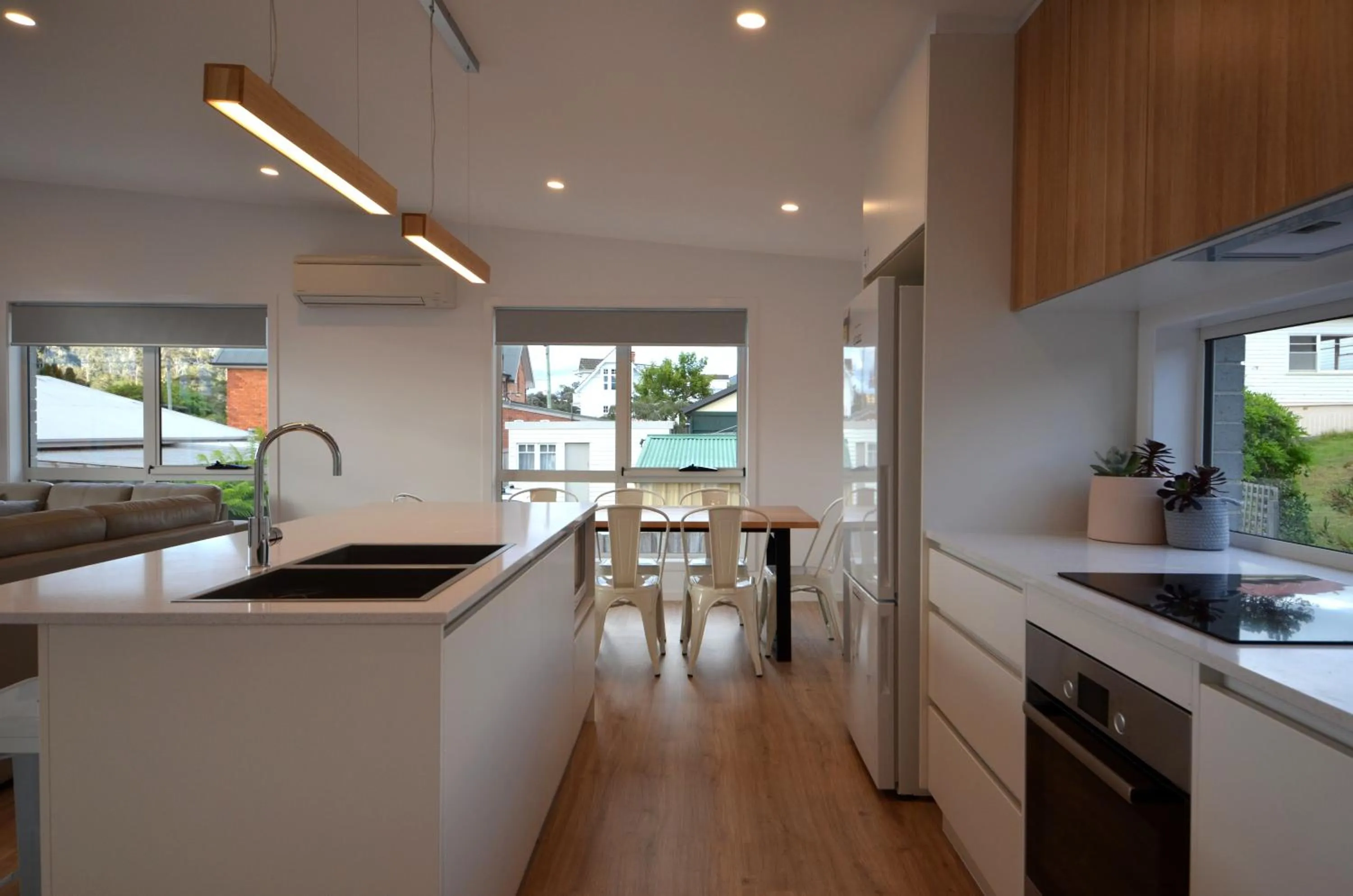 Kitchen or kitchenette in Kangaroo Bay Apartments