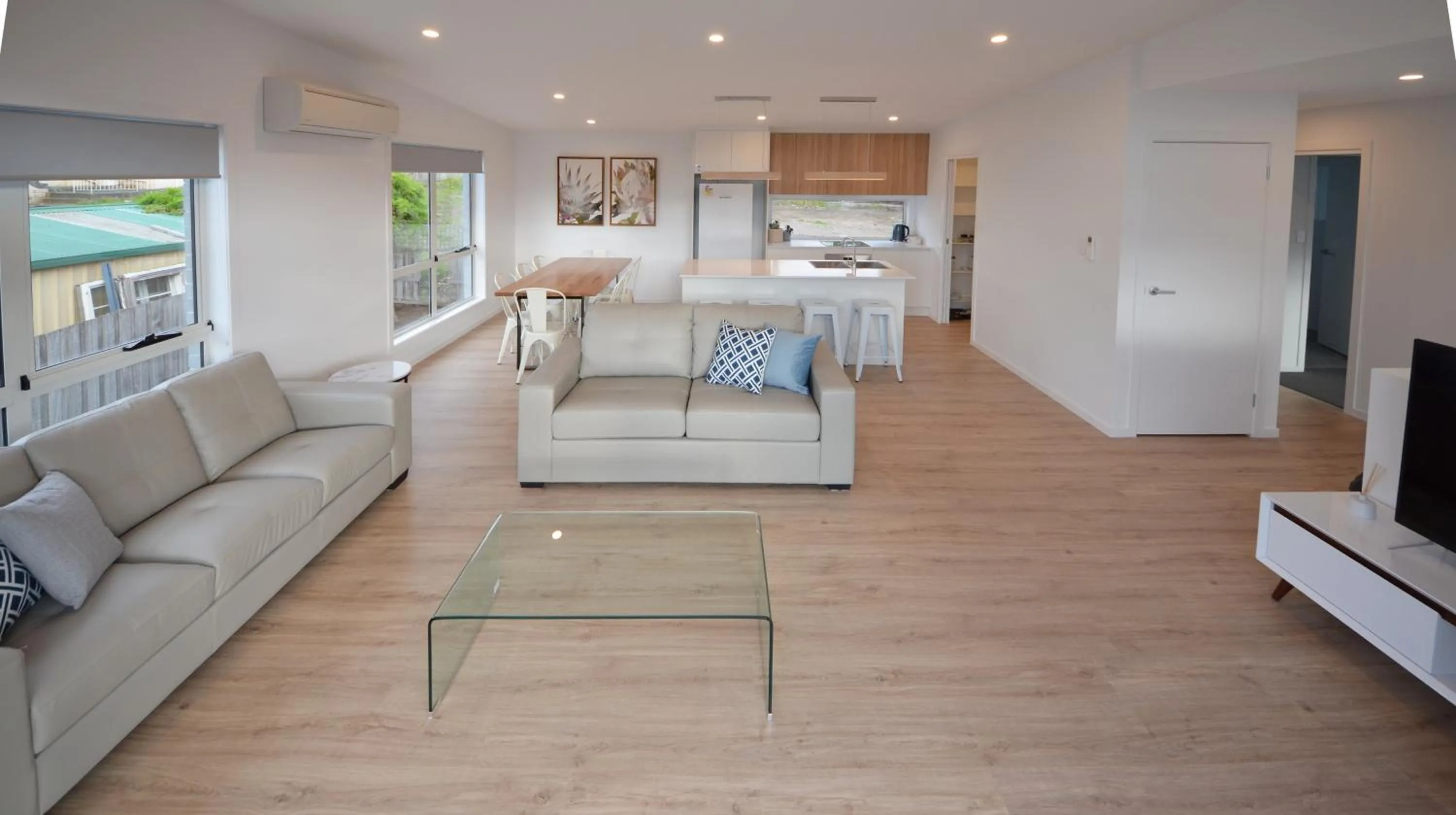 Kitchen or kitchenette in Kangaroo Bay Apartments