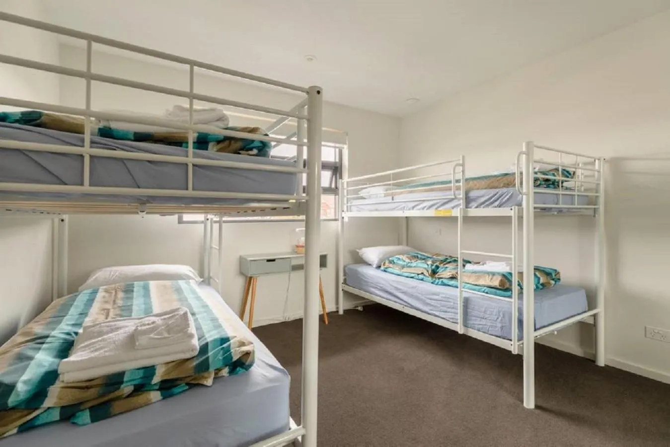 Bedroom, Bed in Kangaroo Bay Apartments