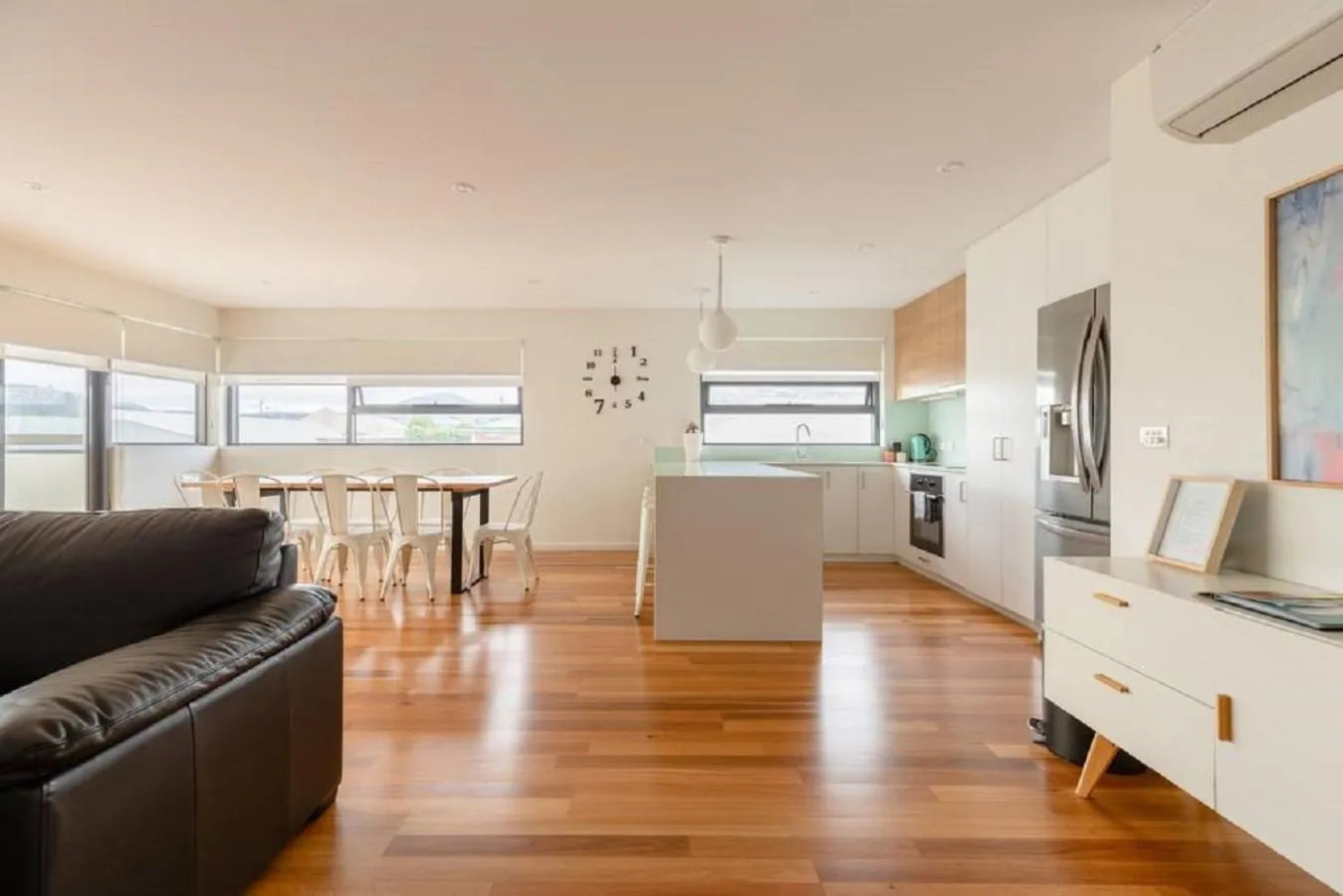 Kitchen or kitchenette in Kangaroo Bay Apartments