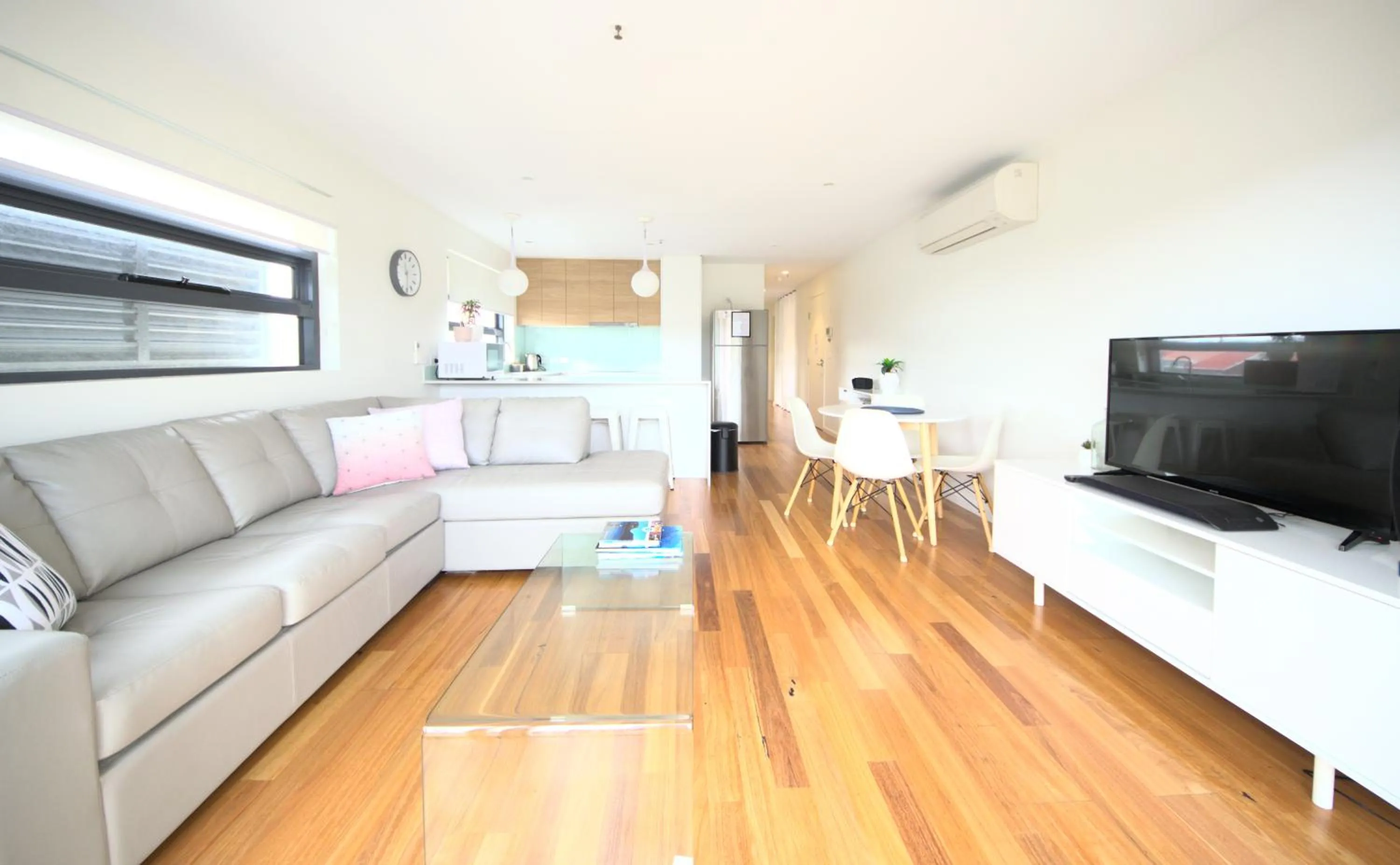 TV and multimedia in Kangaroo Bay Apartments