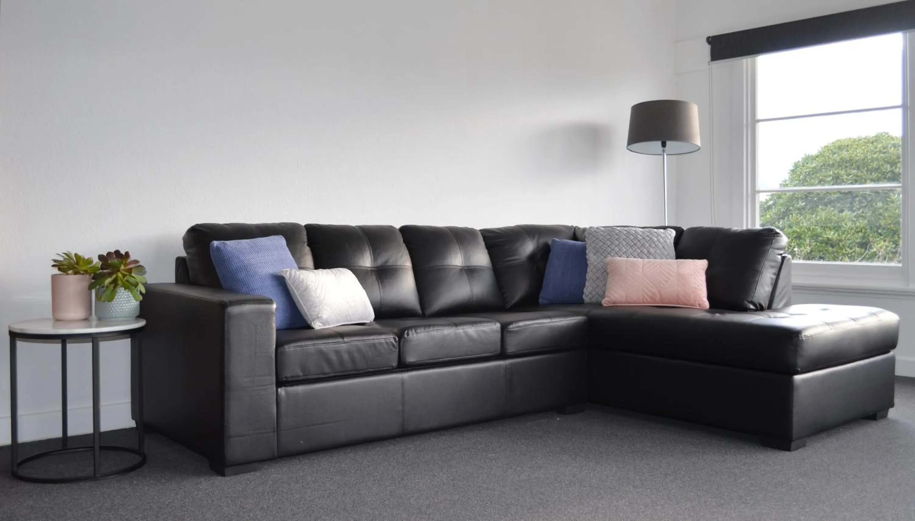 Living room in Kangaroo Bay Apartments