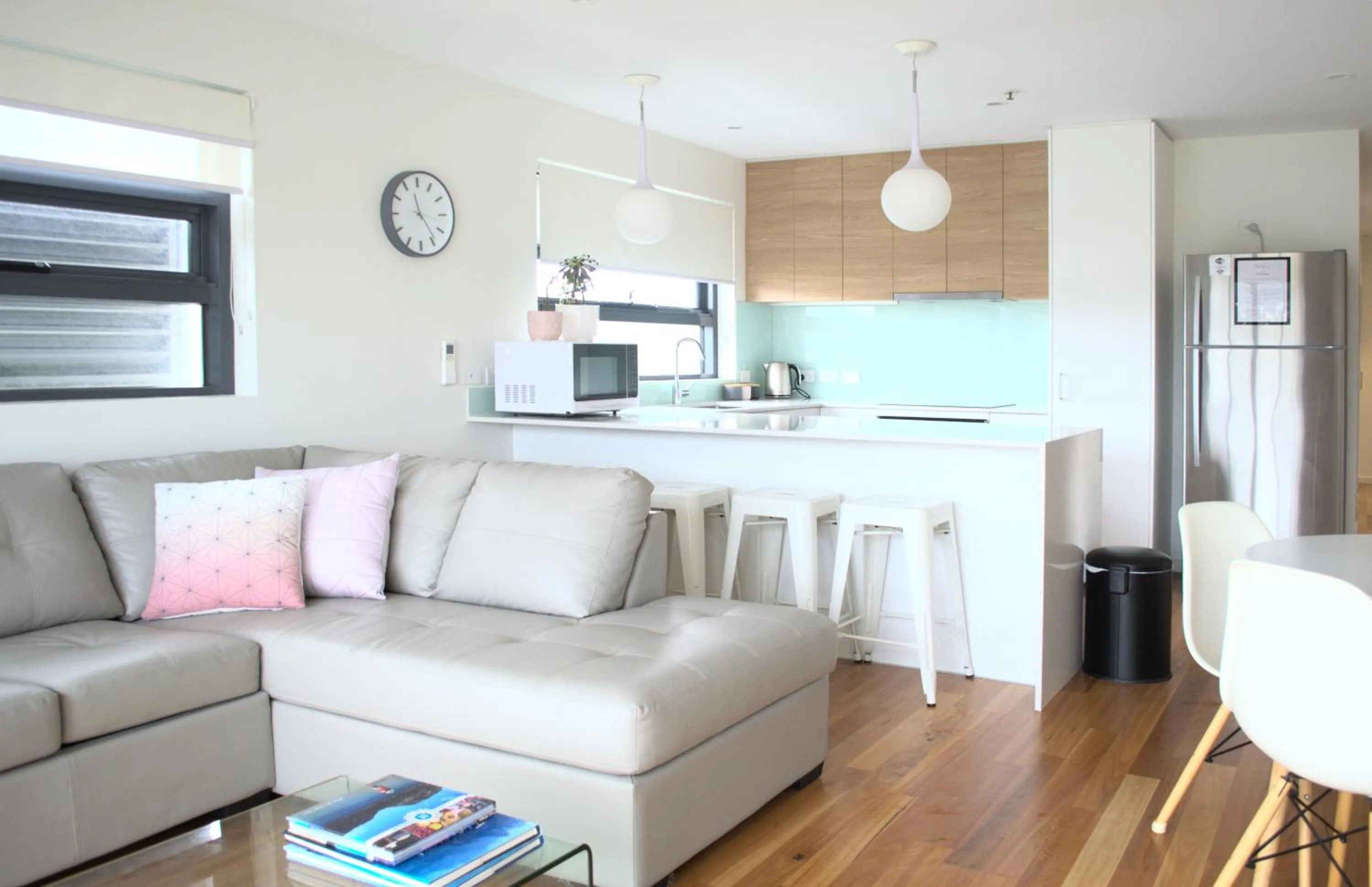 Kitchen or kitchenette in Kangaroo Bay Apartments