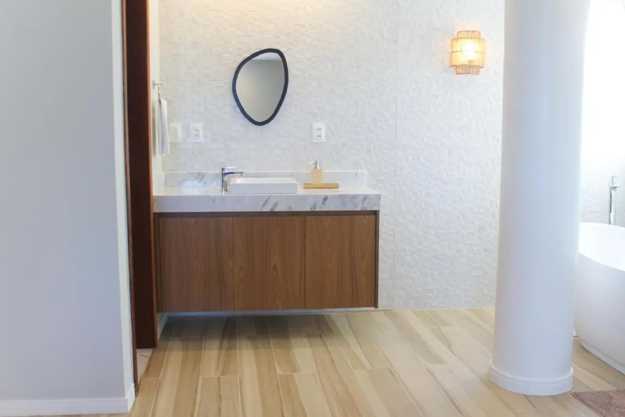 Farol de Itapuã Praia Hotel