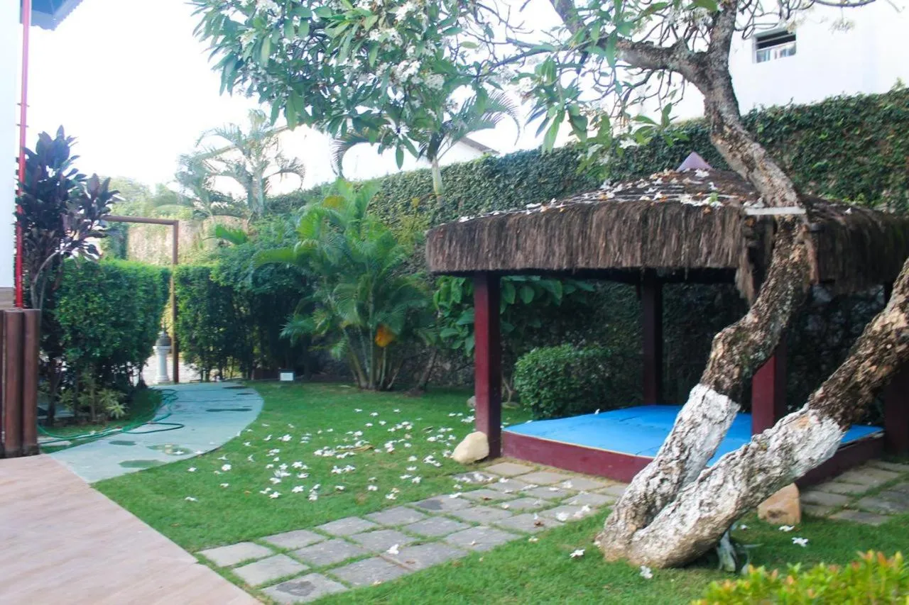 Farol de Itapuã Praia Hotel