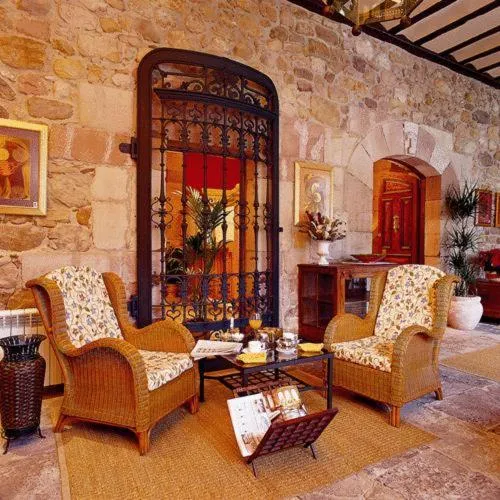 Restaurant/places to eat in Hotel Palacio Guevara