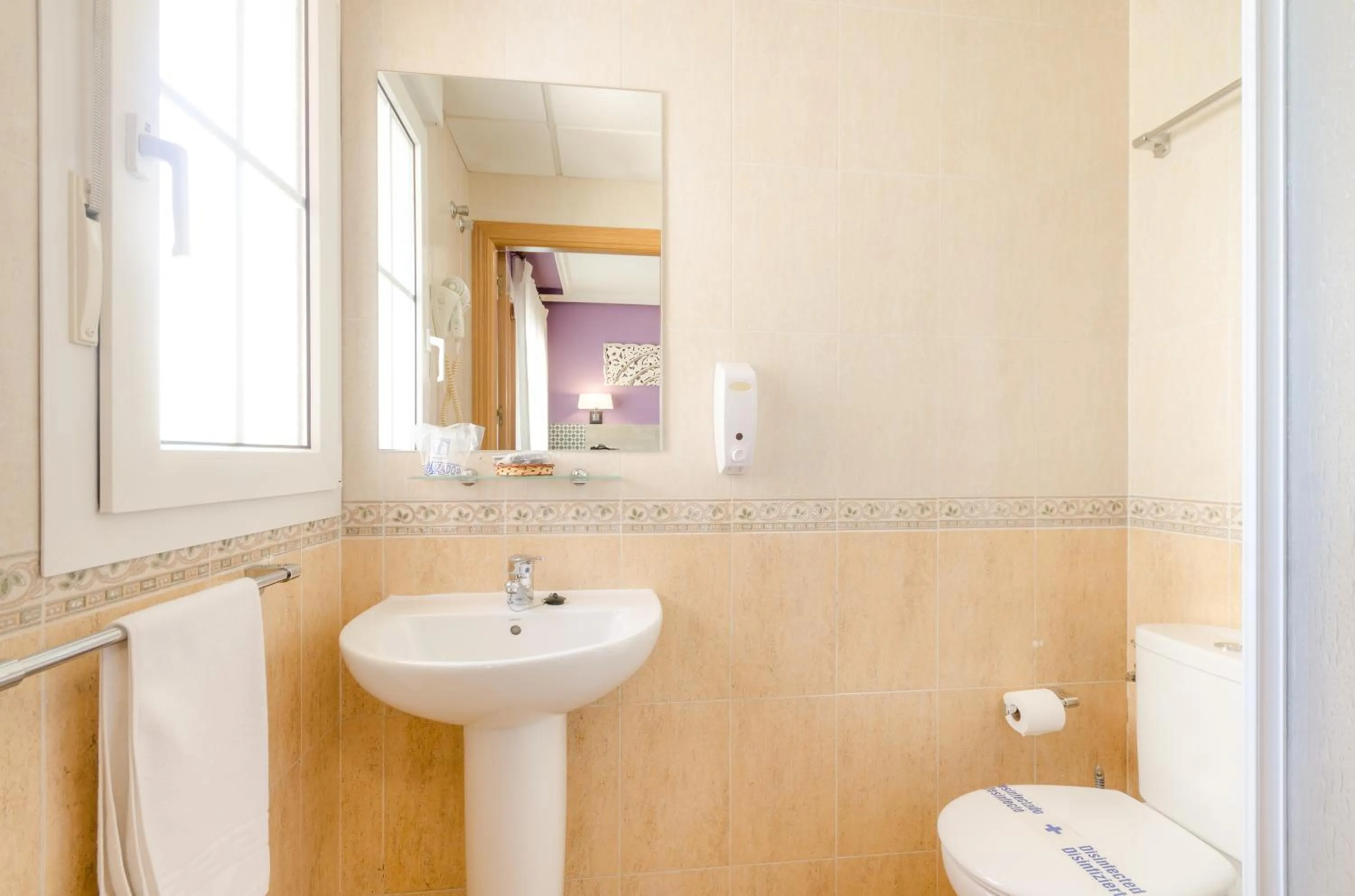 Shower in Las Abadías