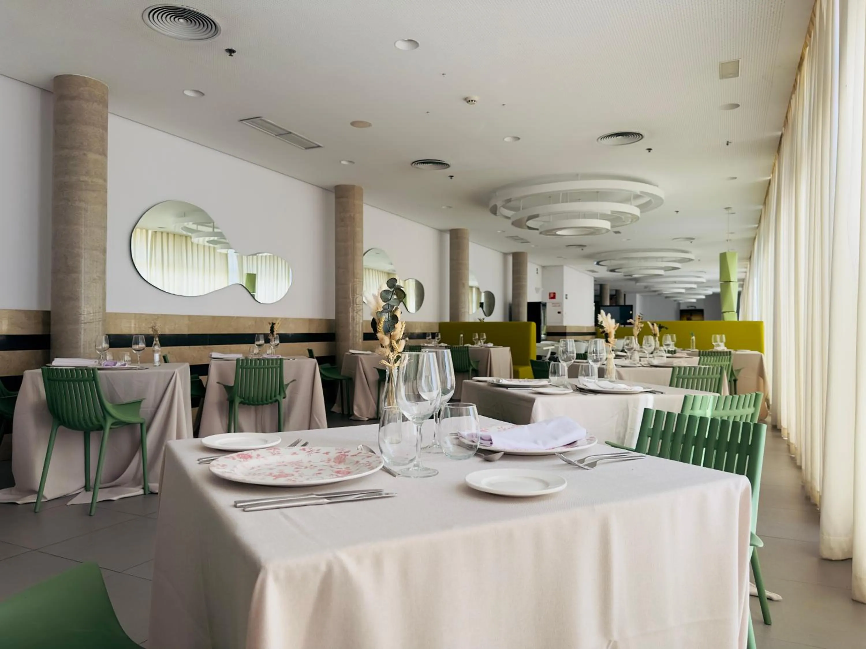 Restaurant/places to eat in Hotel Palacio Albacete & SPA